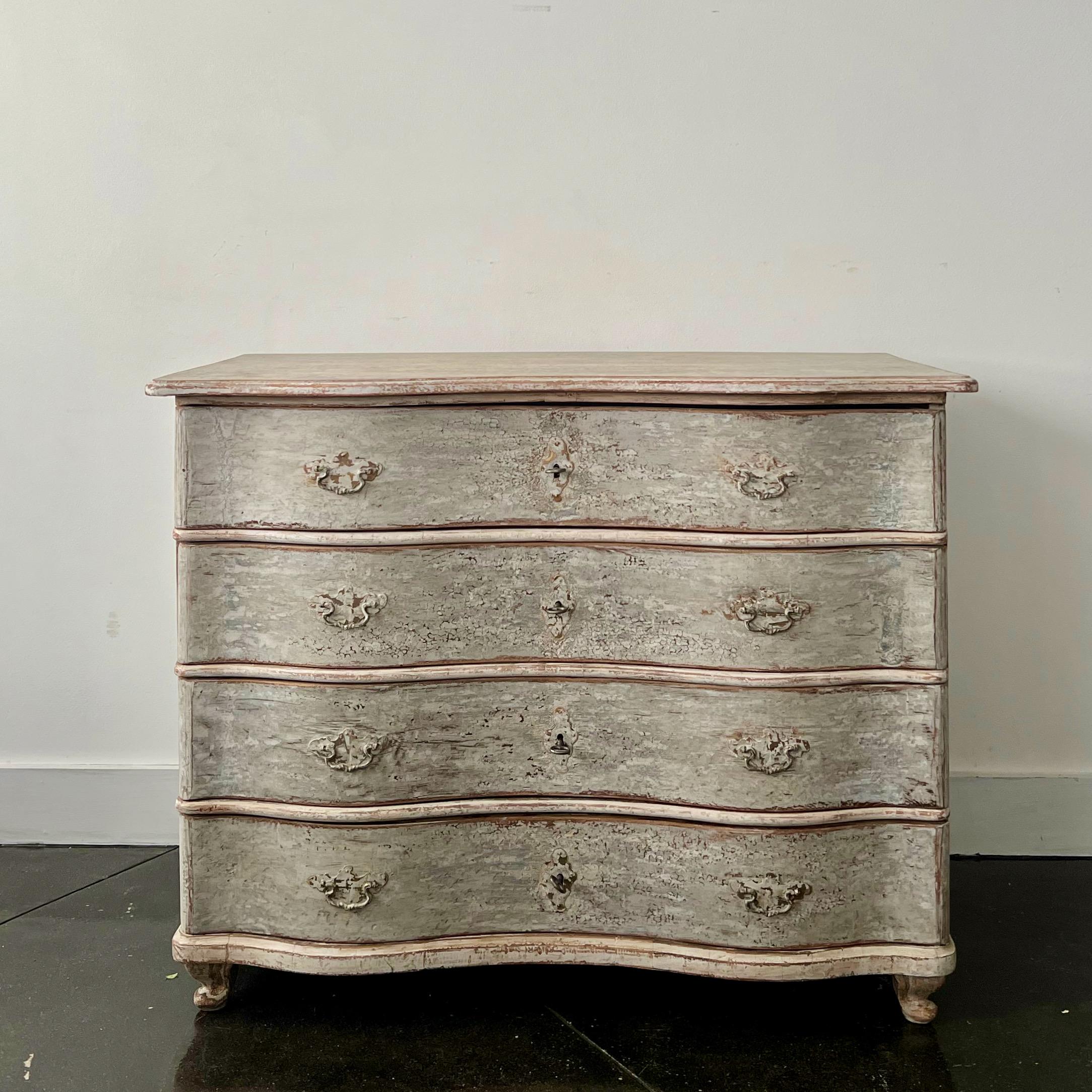 18th Century and Earlier 18th Century Baroque Commode For Sale