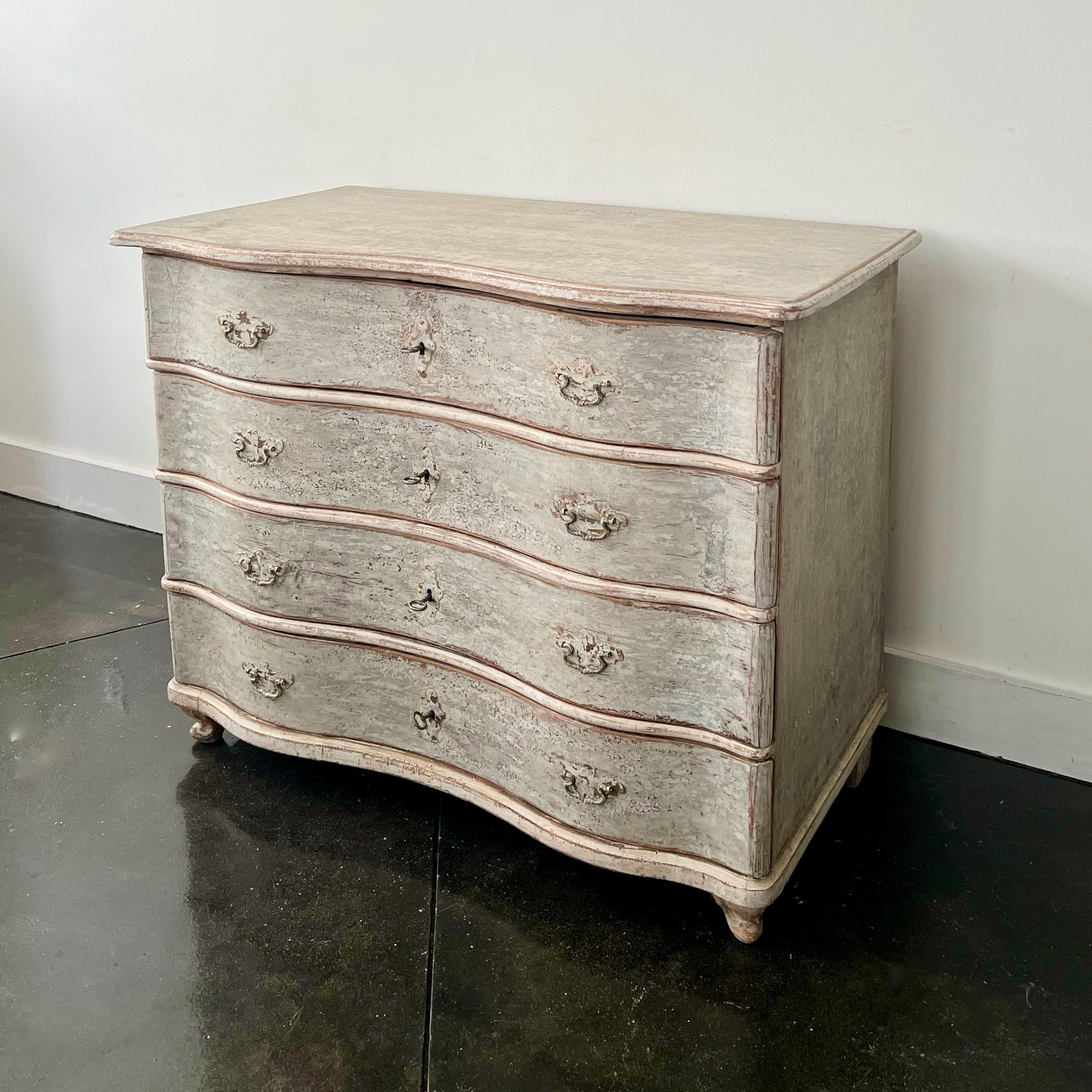 18th Century Baroque Commode For Sale 1