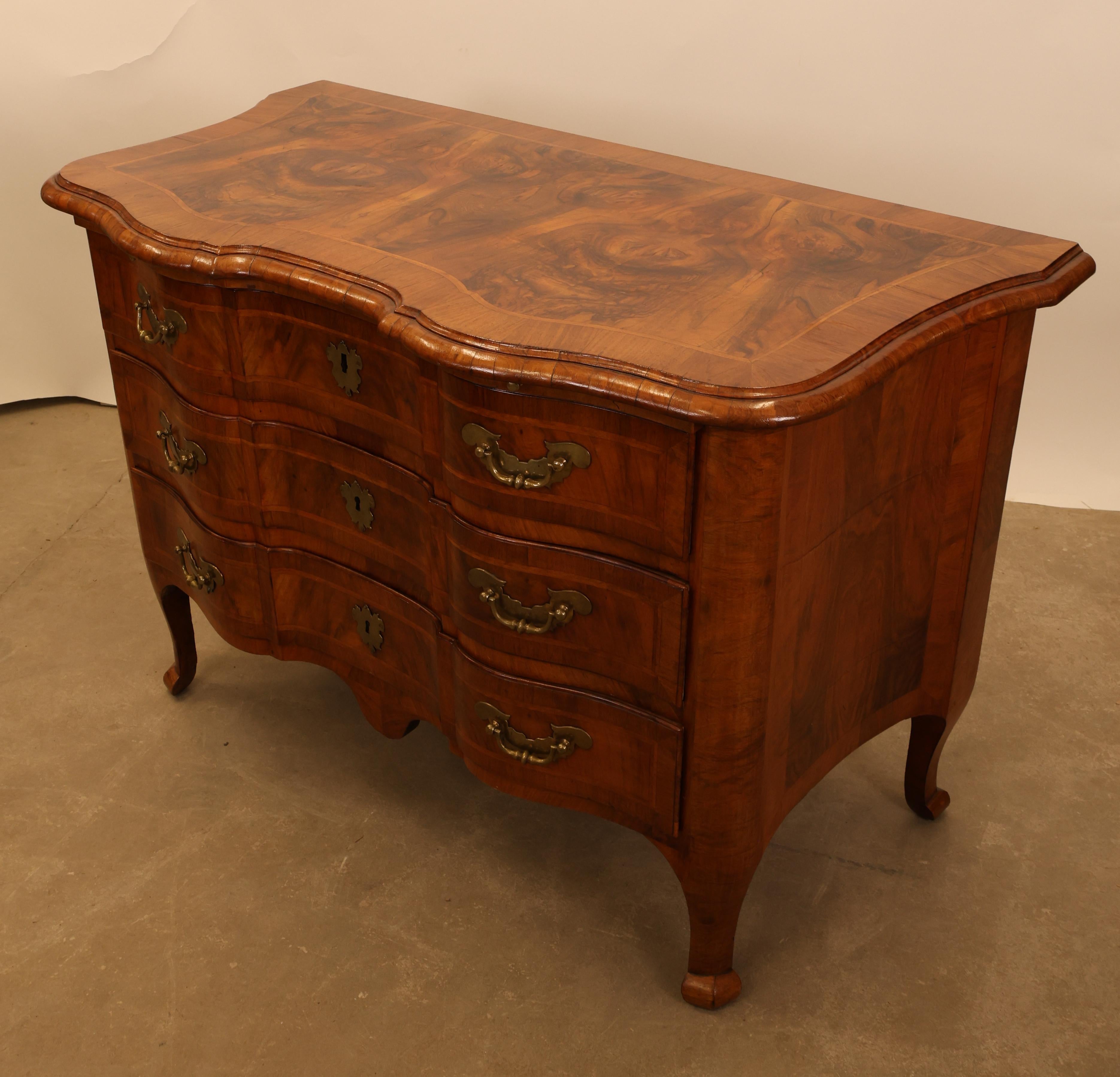 18th Century Baroque Commode For Sale 2