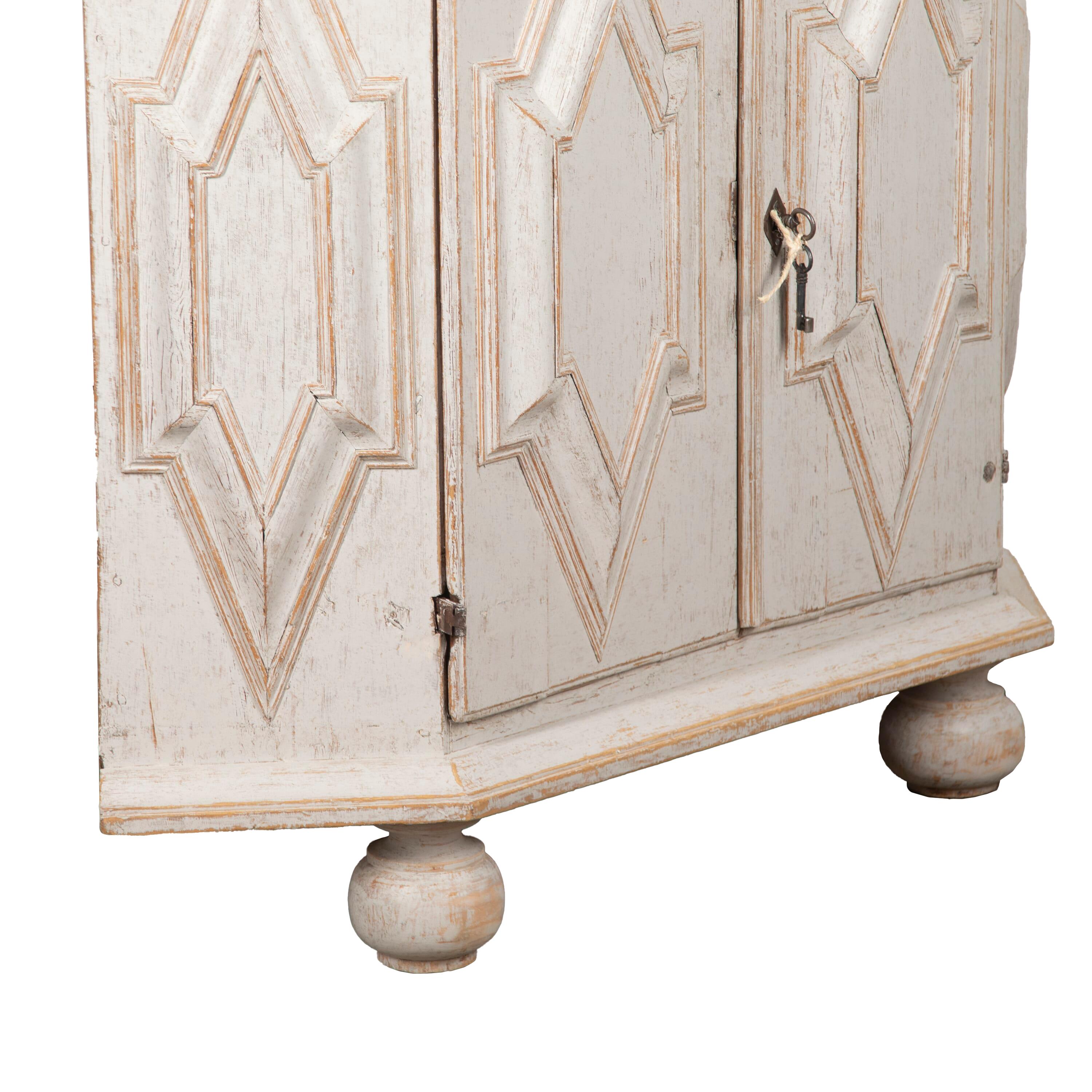 Wood 18th Century Baroque Corner Cabinet For Sale