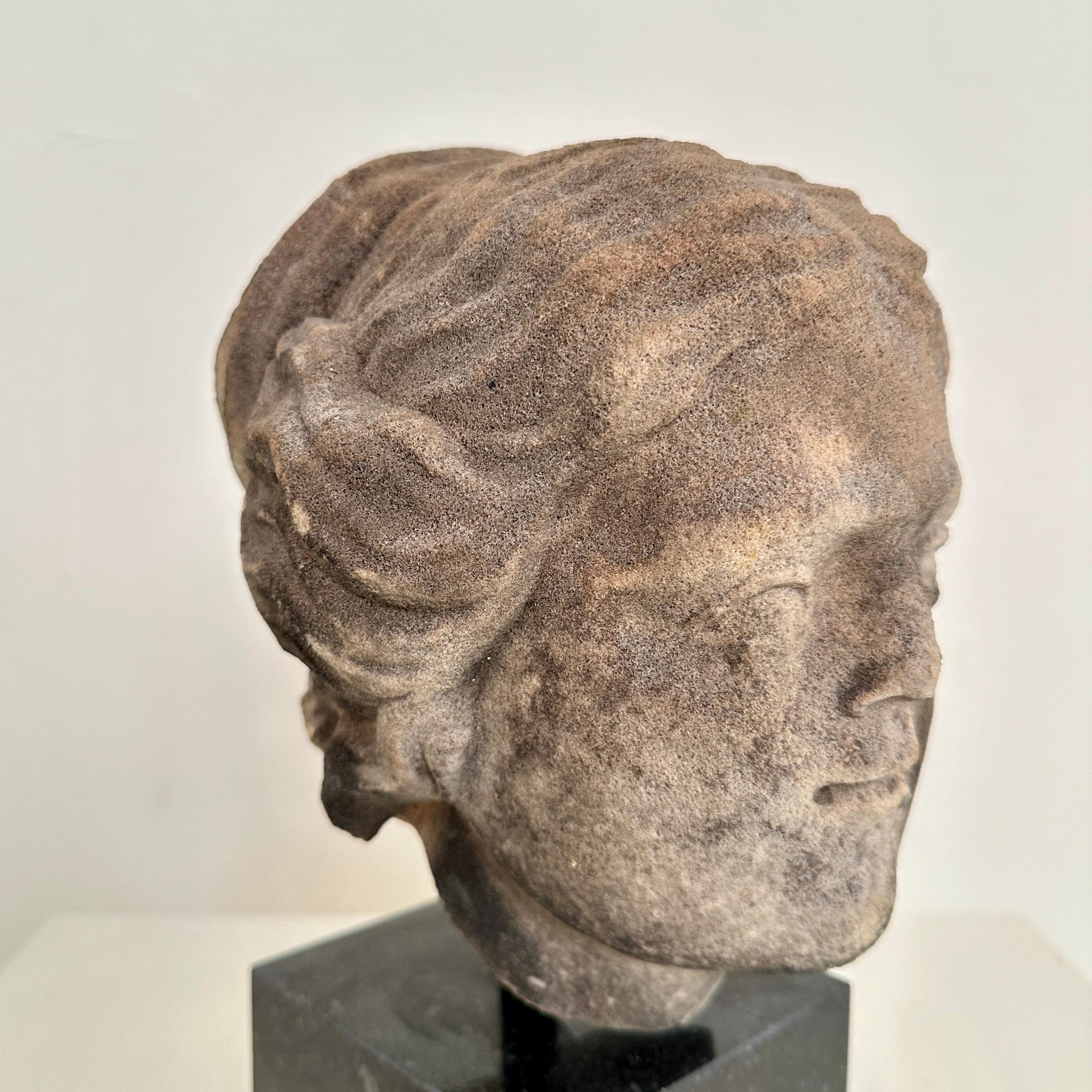 18th Century Baroque Grey Sandstone Head of a Woman on Marble Base, Around 1780 For Sale 5