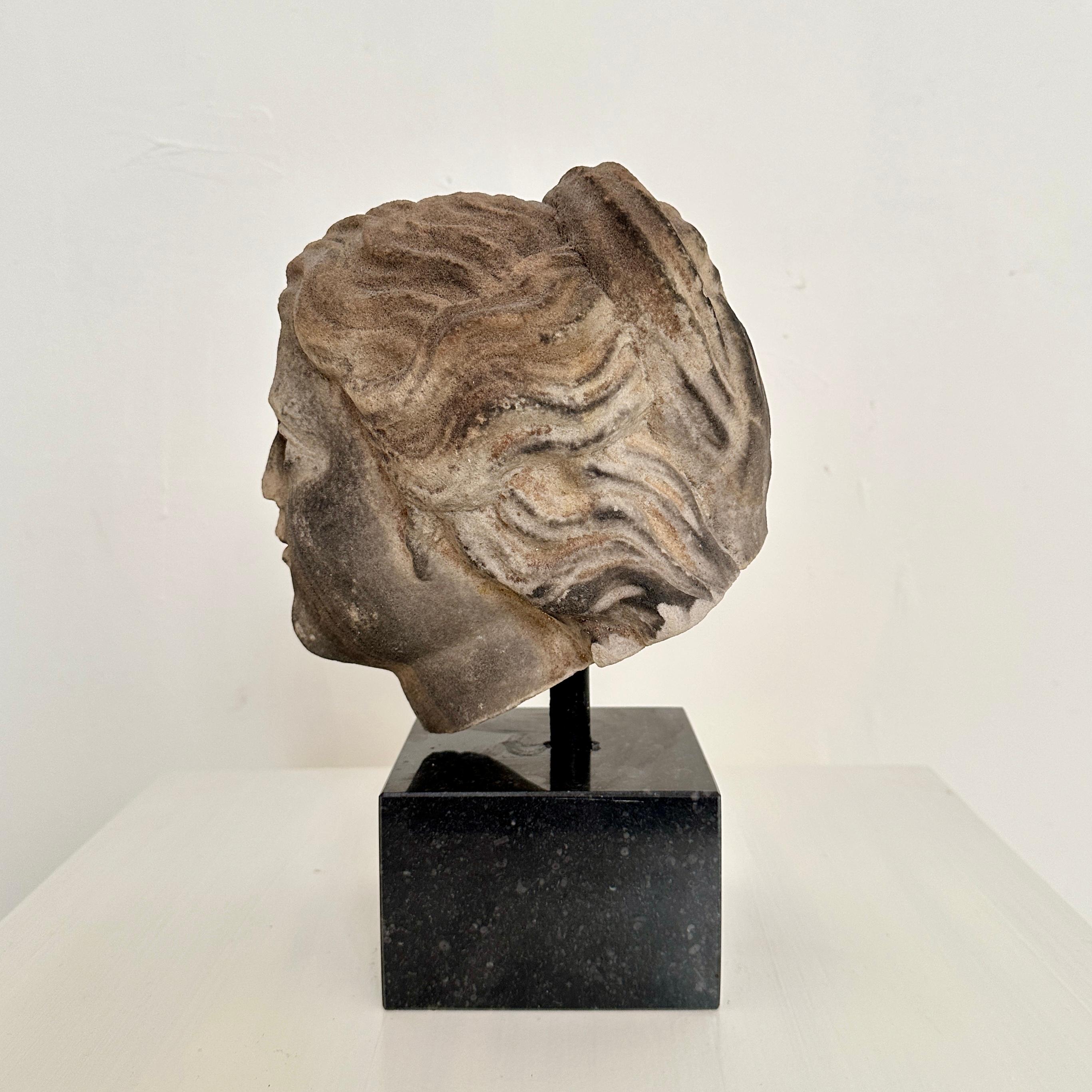 18th Century Baroque Grey Sandstone Head of a Woman on Marble Base, Around 1780 In Good Condition For Sale In Berlin, DE