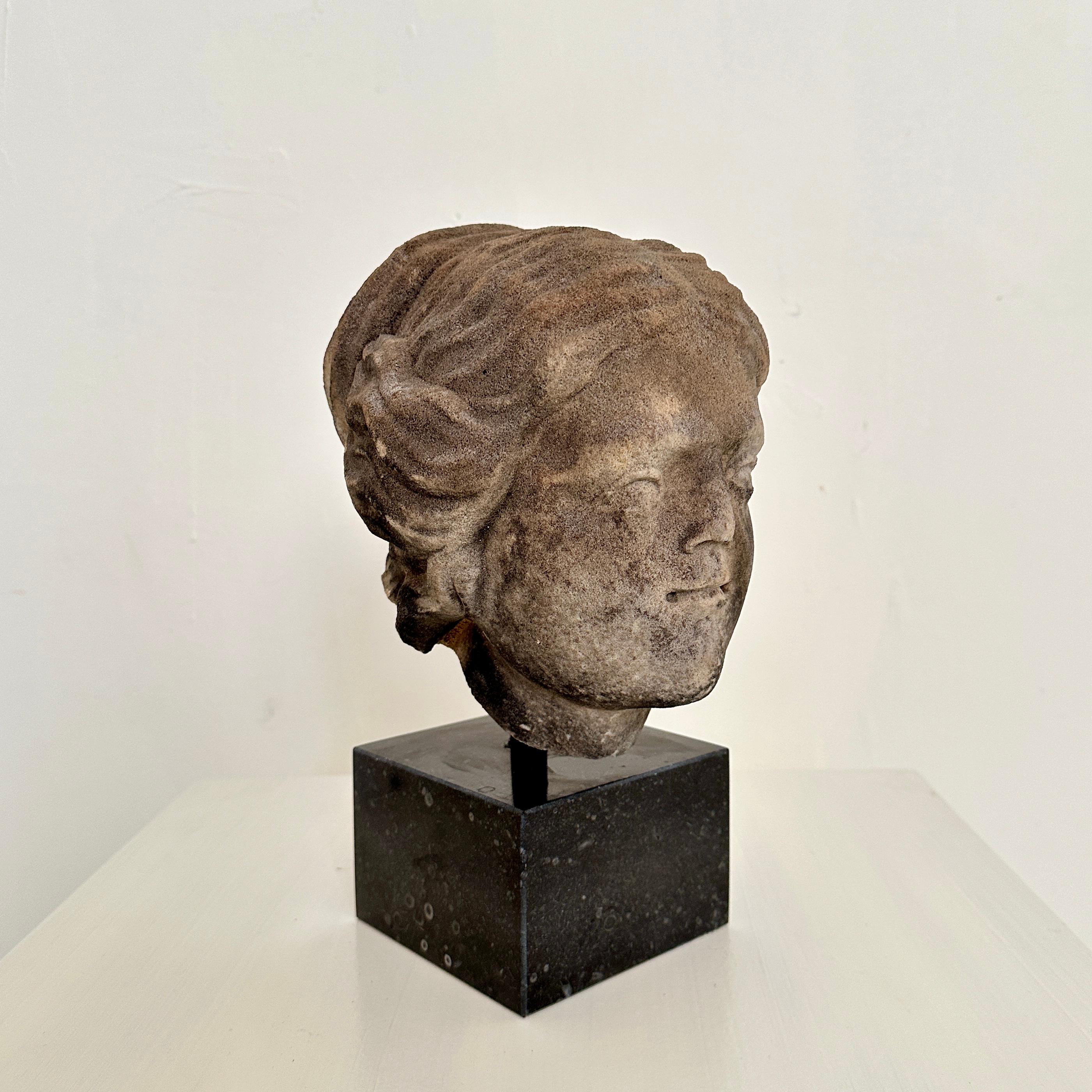 18th Century Baroque Grey Sandstone Head of a Woman on Marble Base, Around 1780 For Sale 4
