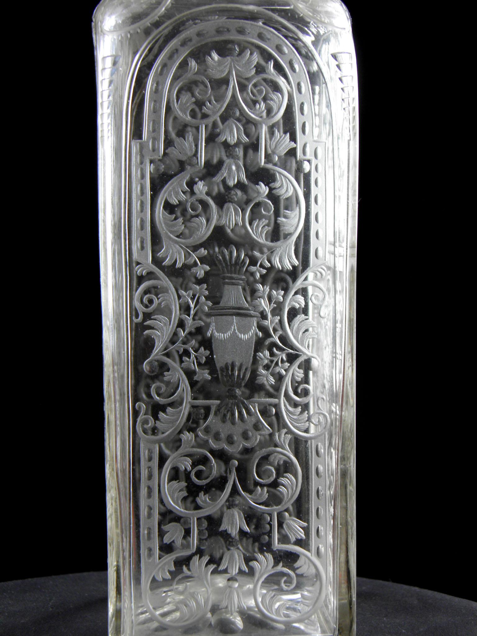 Engraved Heraldic Baroque bottle of the 18th century-Hunting motif (video) 4