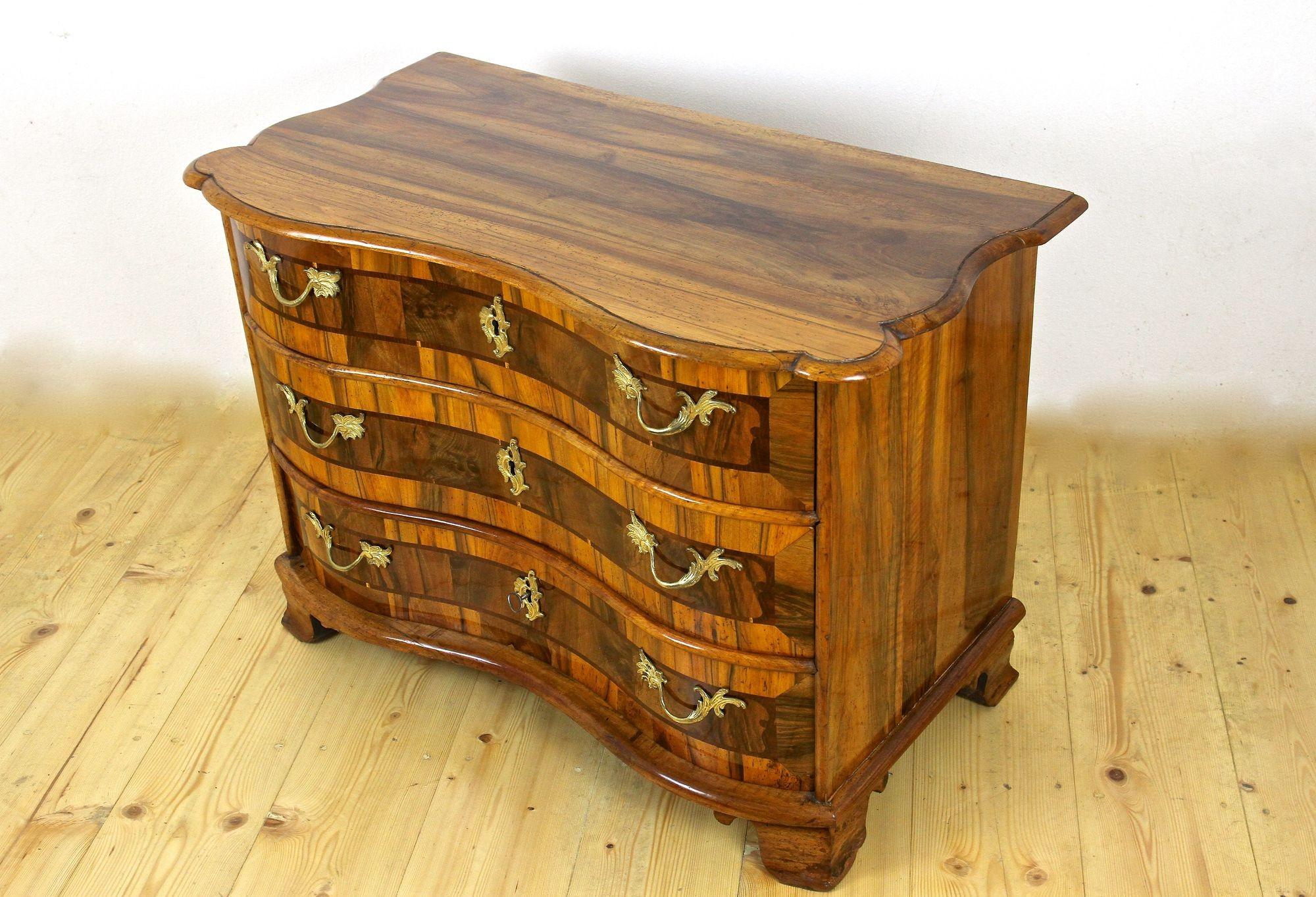 18th Century Baroque Nutwood Chest of Drawers/ Commode, South Germany circa 1760 11