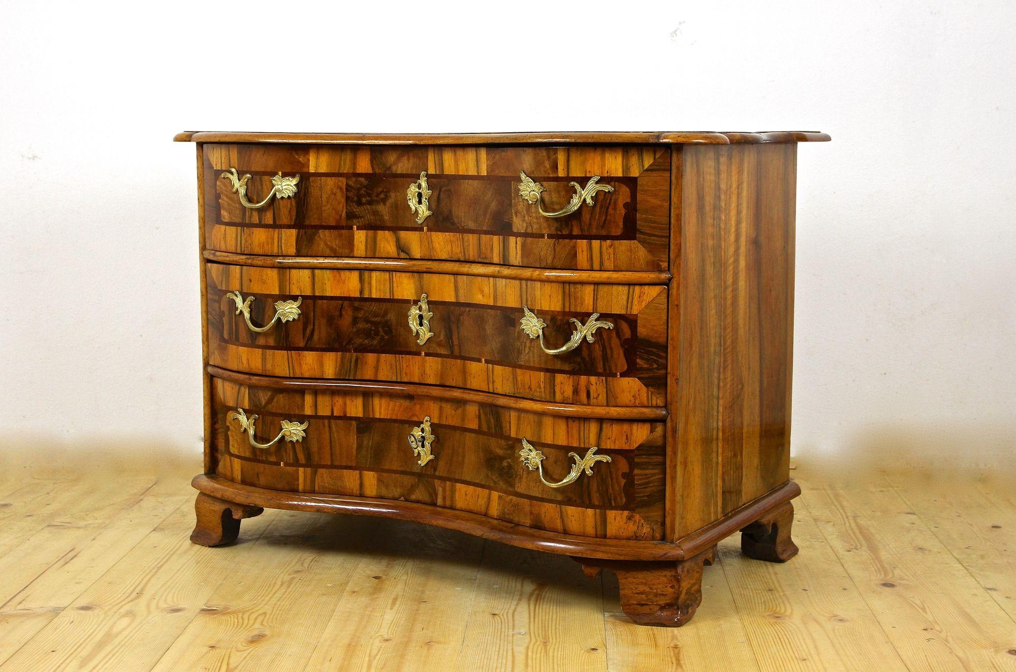 18th Century Baroque Nutwood Chest of Drawers/ Commode, South Germany circa 1760 13