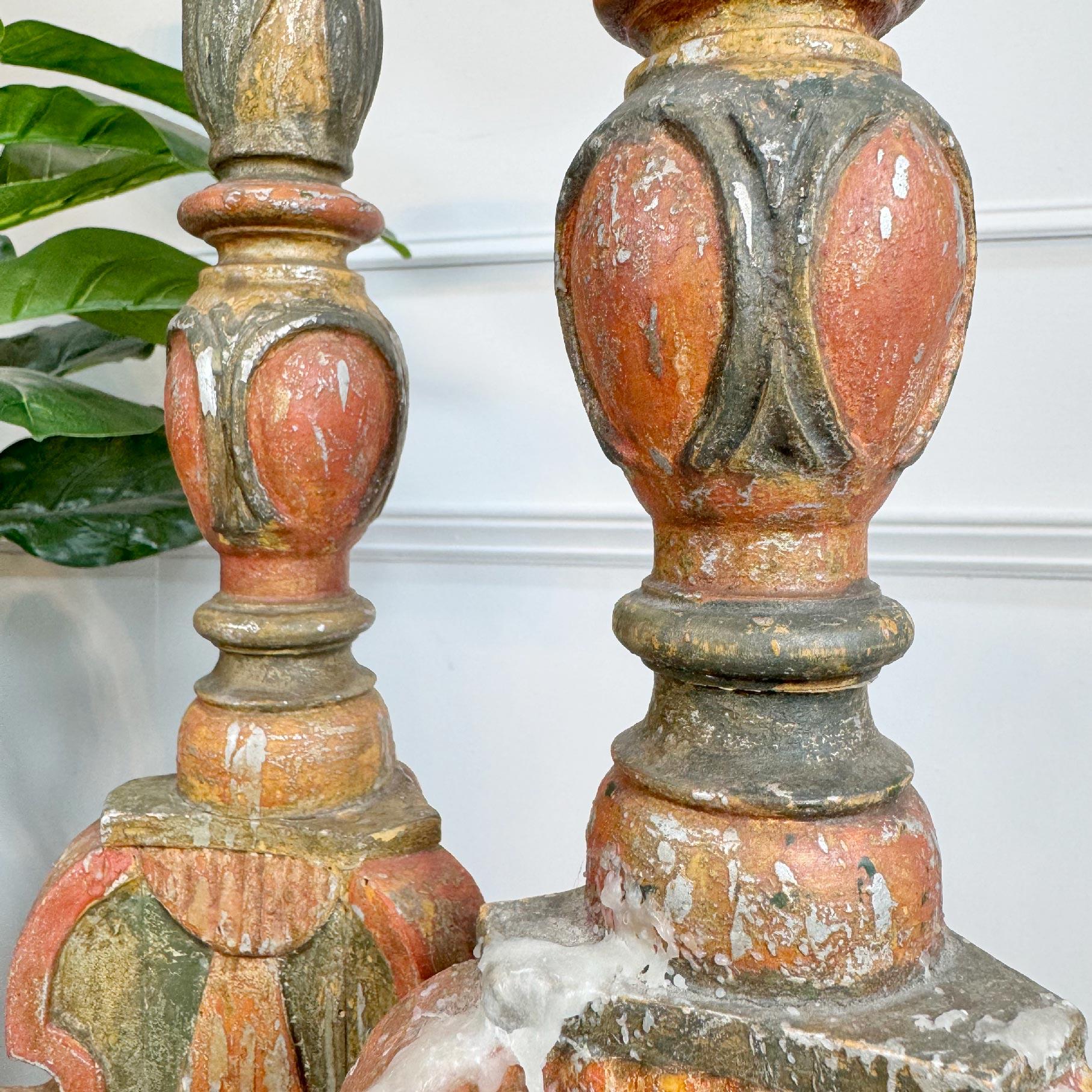 18. Jahrhundert Barock Polychromie Wood Candle Sticks (Deutsch) im Angebot