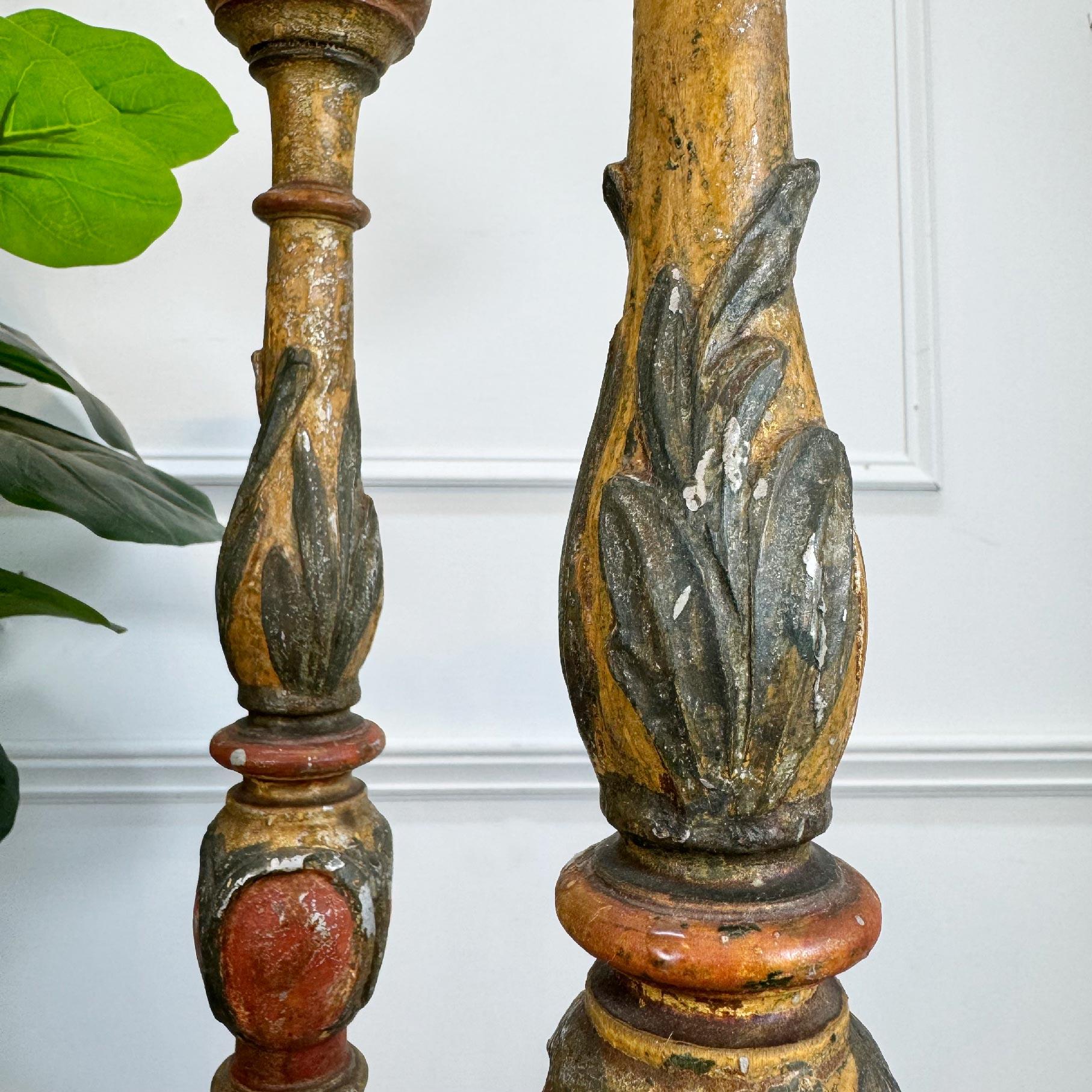Allemand Bougies en bois polychrome baroque du 18e siècle en vente