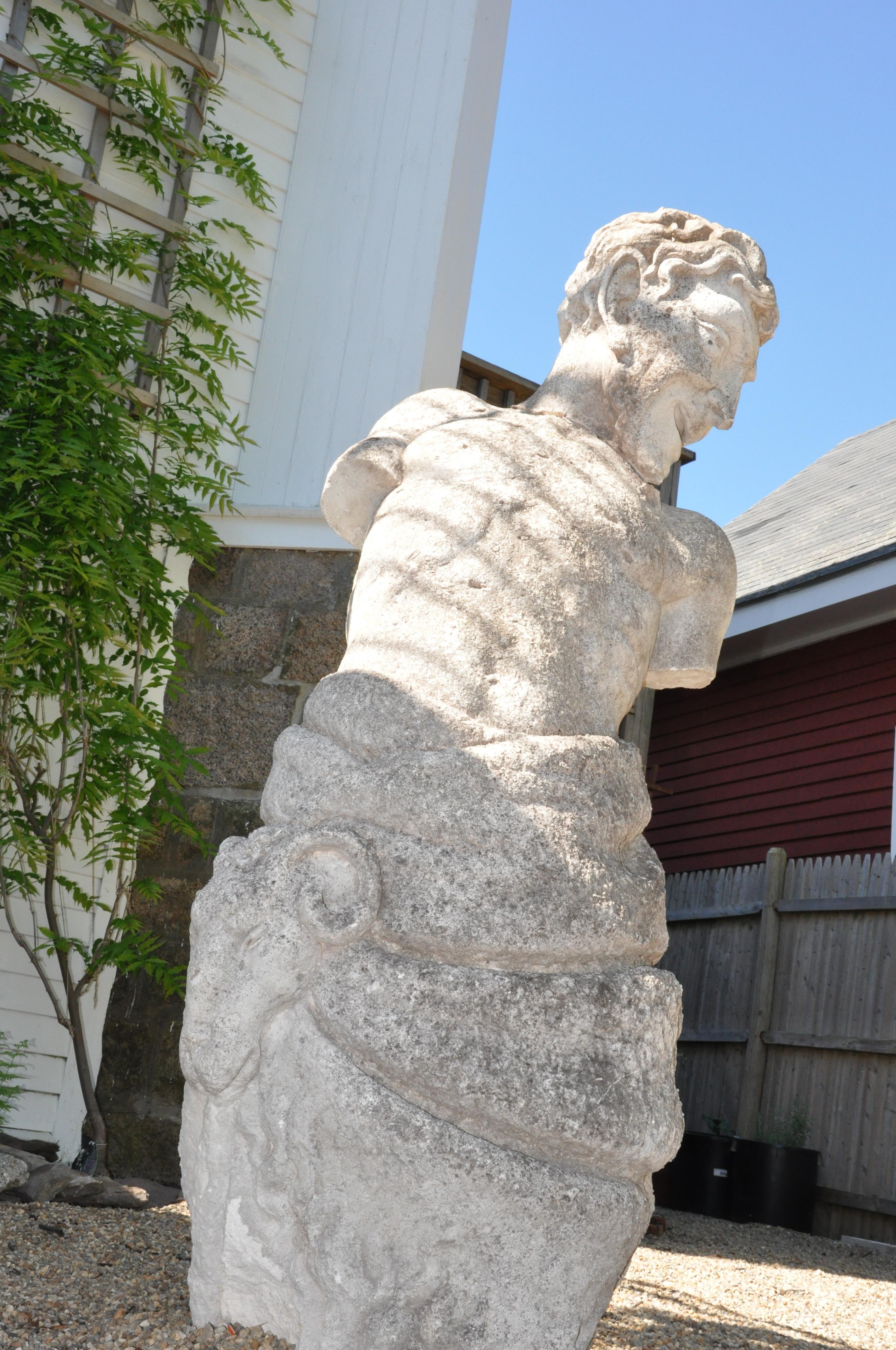 Escultura barroca de piedra arenisca del siglo XVIII de un sátiro Herm Francés en venta