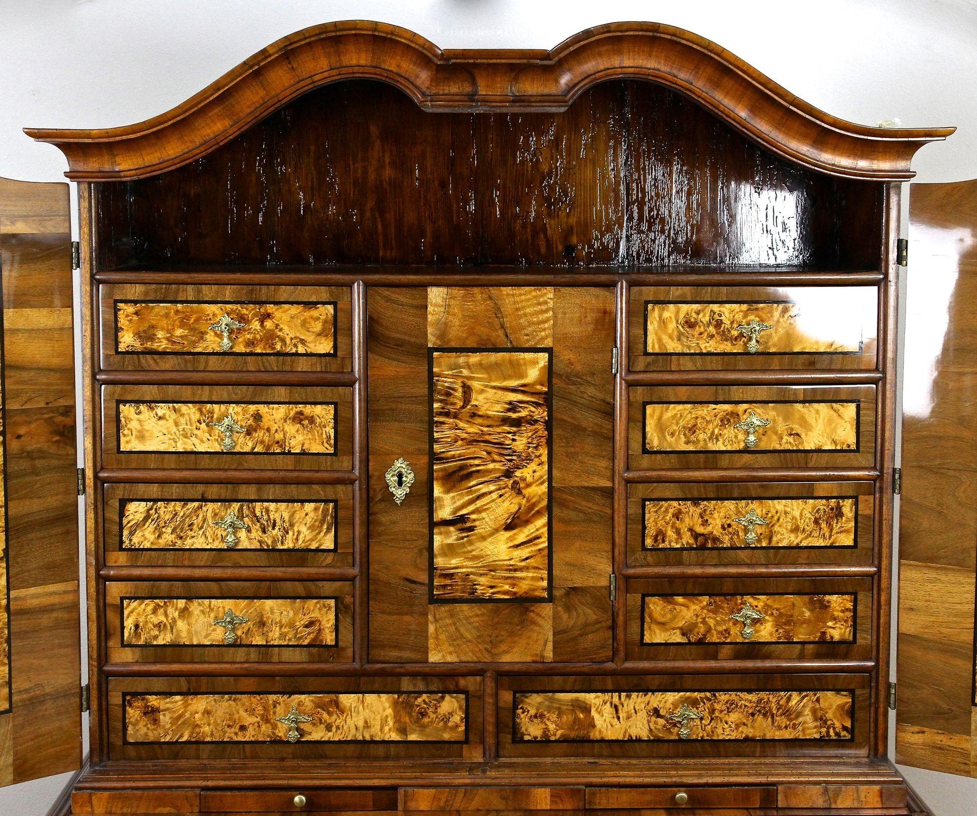 18th Century Baroque Secretaire/ Writing Cabinet Nutwood, Germany ca. 1770 For Sale 5