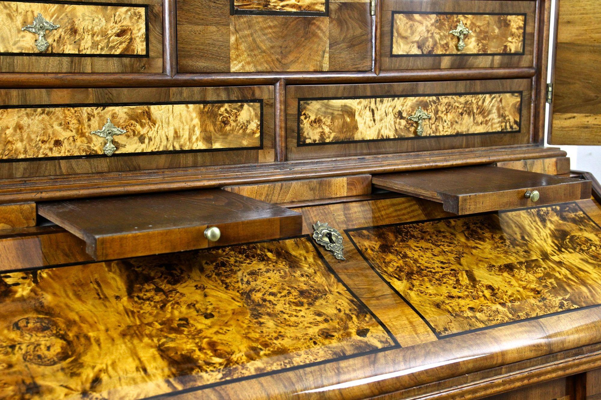 18th Century Baroque Secretaire/ Writing Cabinet Nutwood, Germany ca. 1770 For Sale 6