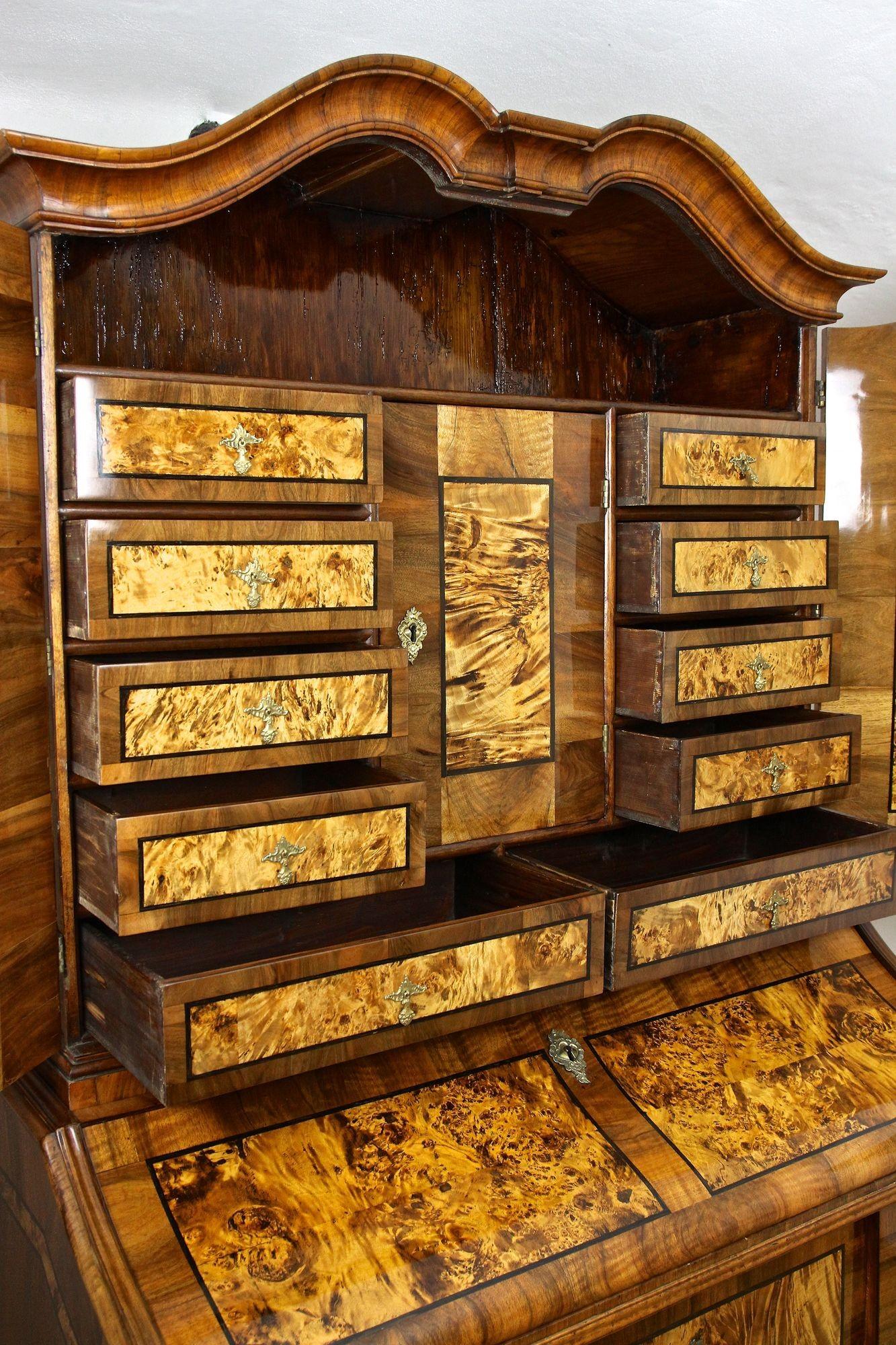 18th Century Baroque Secretaire/ Writing Cabinet Nutwood, Germany ca. 1770 For Sale 7