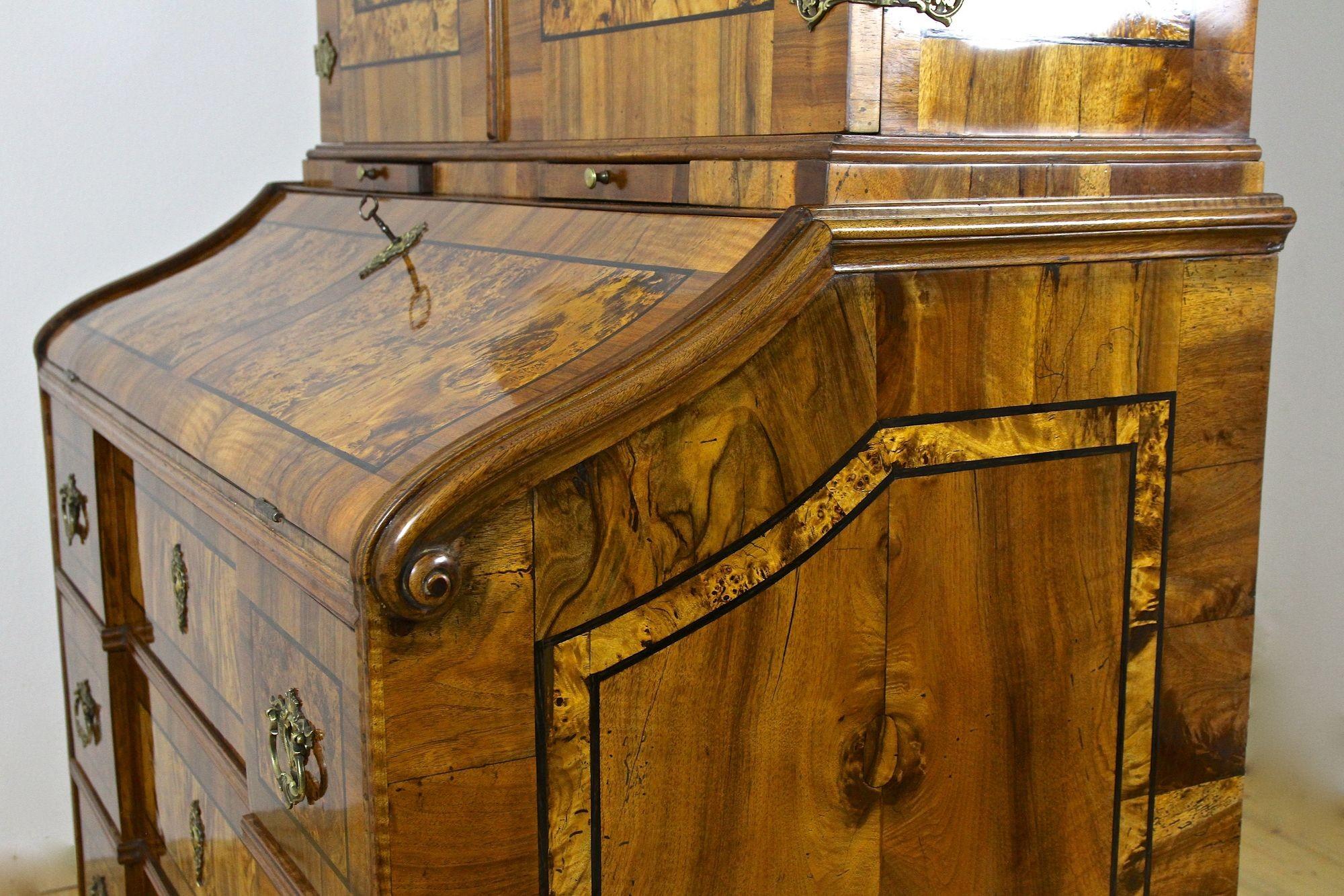 18th Century Baroque Secretaire/ Writing Cabinet Nutwood, Germany ca. 1770 For Sale 12