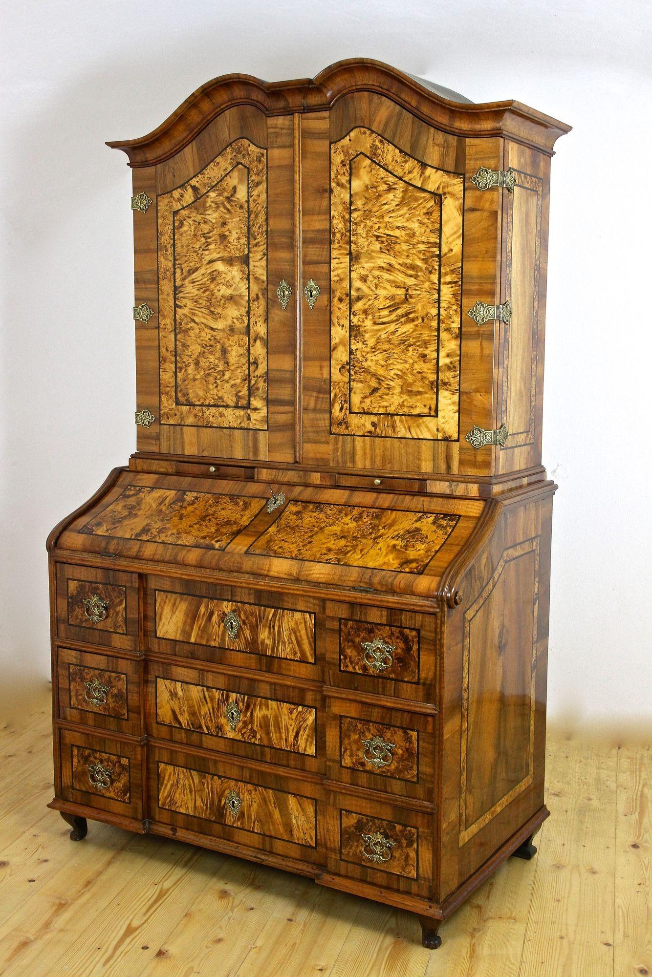 18th Century Baroque Secretaire/ Writing Cabinet Nutwood, Germany ca. 1770 For Sale 14