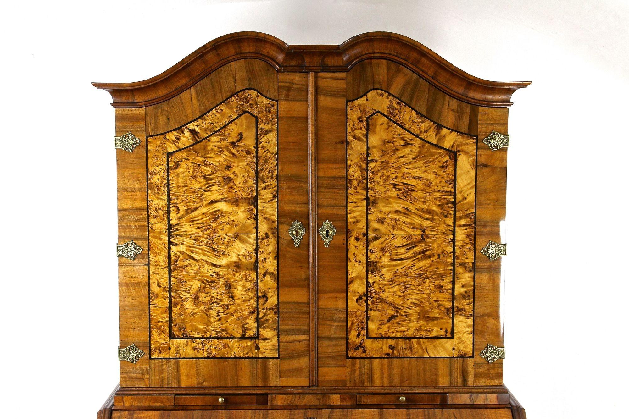 Baroque Secrétaire/armoire à écrire baroque en bois de noyer du 18ème siècle, Allemagne, vers 1770 en vente