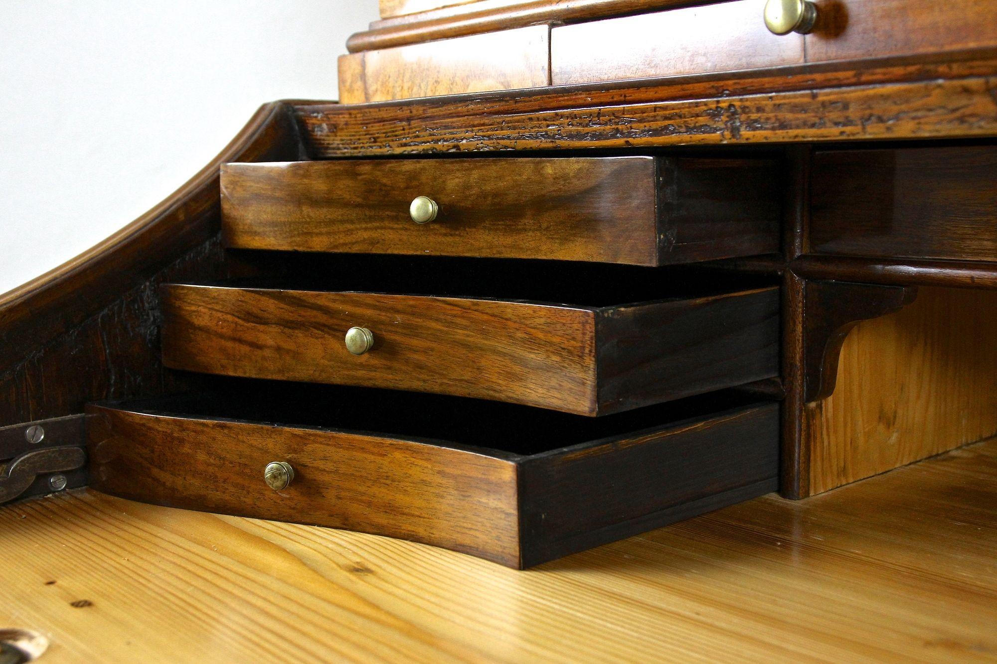 18th Century Baroque Secretaire/ Writing Cabinet Nutwood, Germany ca. 1770 For Sale 2