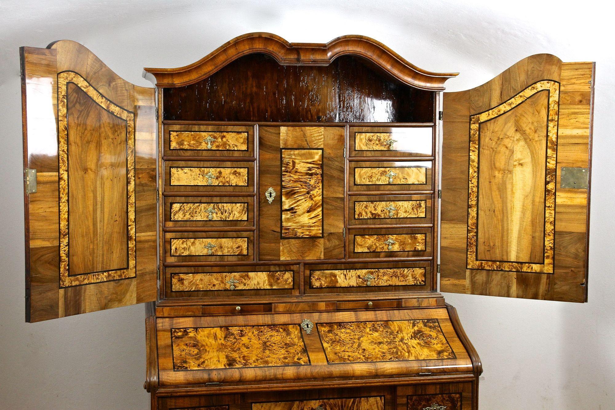 Secrétaire/armoire à écrire baroque en bois de noyer du 18ème siècle, Allemagne, vers 1770 en vente 1