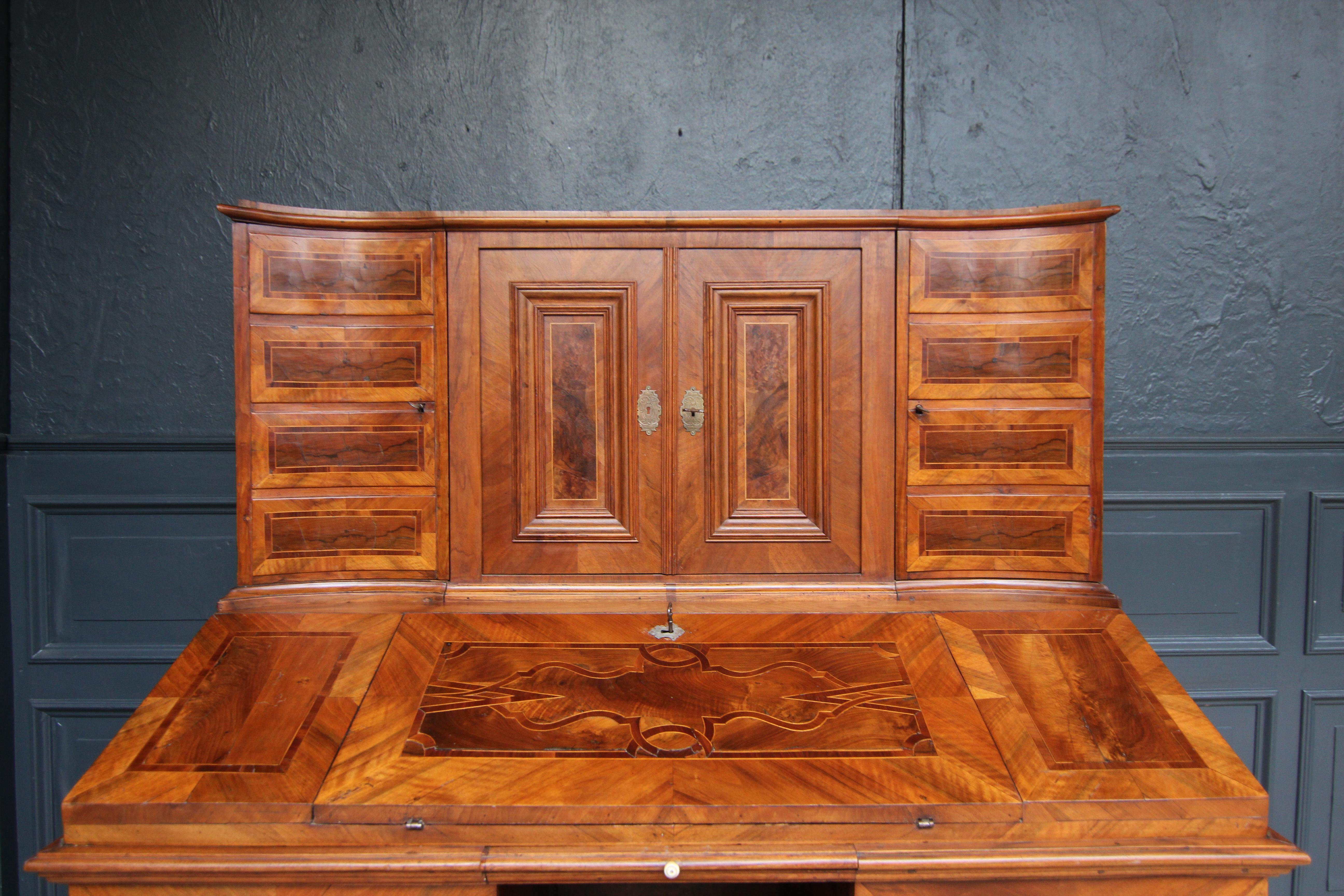 18th Century Baroque Secretary or Writing Desk in Walnut For Sale 7