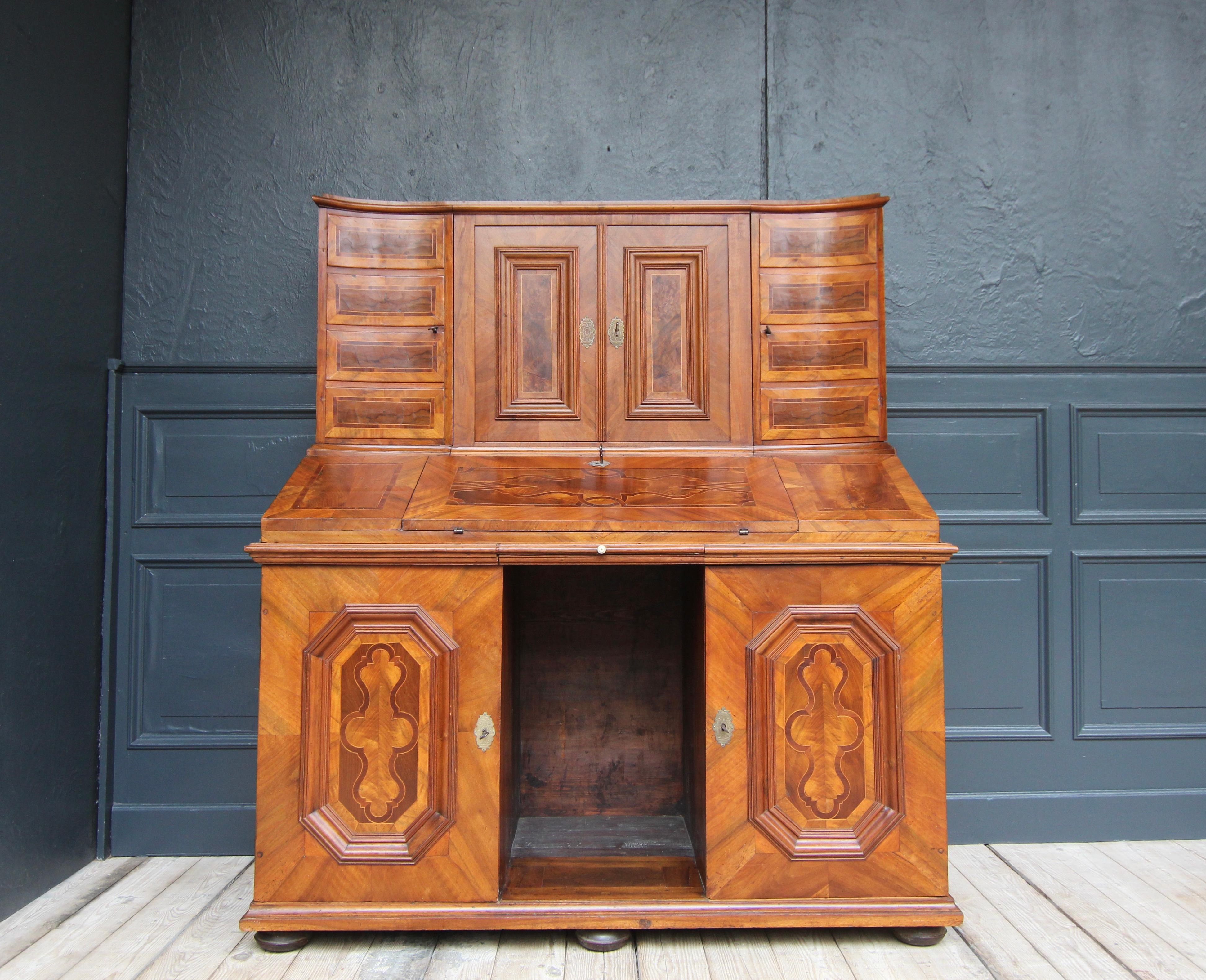 Veneer 18th Century Baroque Secretary or Writing Desk in Walnut For Sale