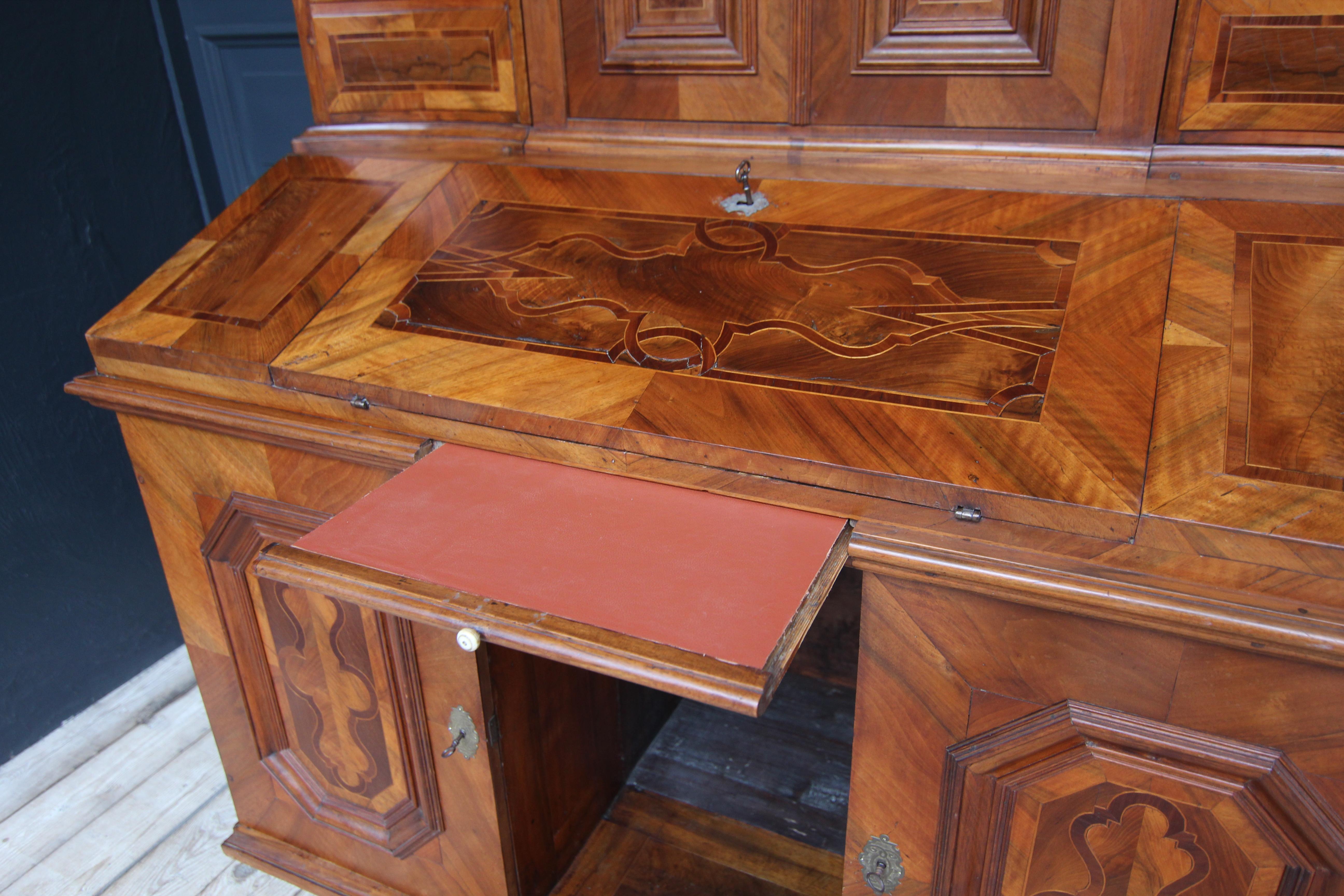 18th Century Baroque Secretary or Writing Desk in Walnut For Sale 2