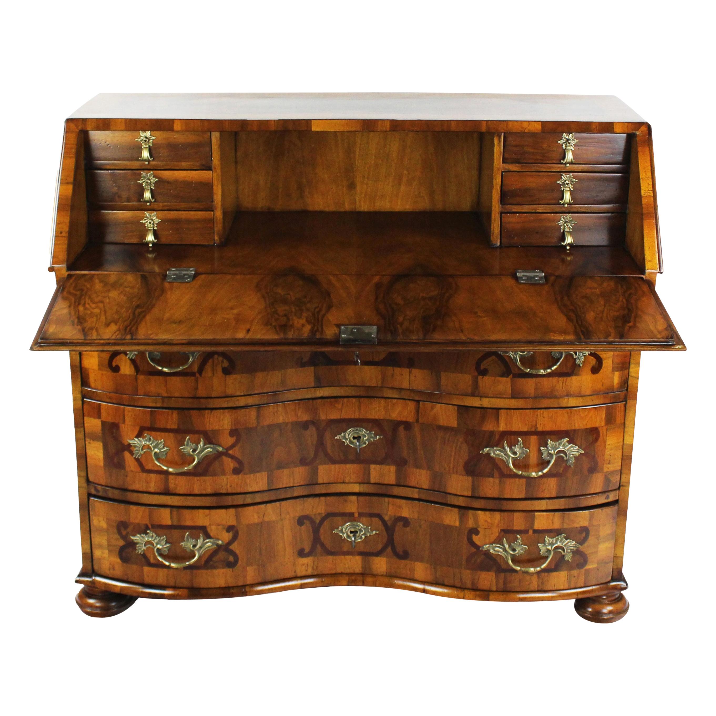 18th Century Baroque Secretary, Walnut-Tree and Nut Root Wood, circa 1750-1760 im Angebot