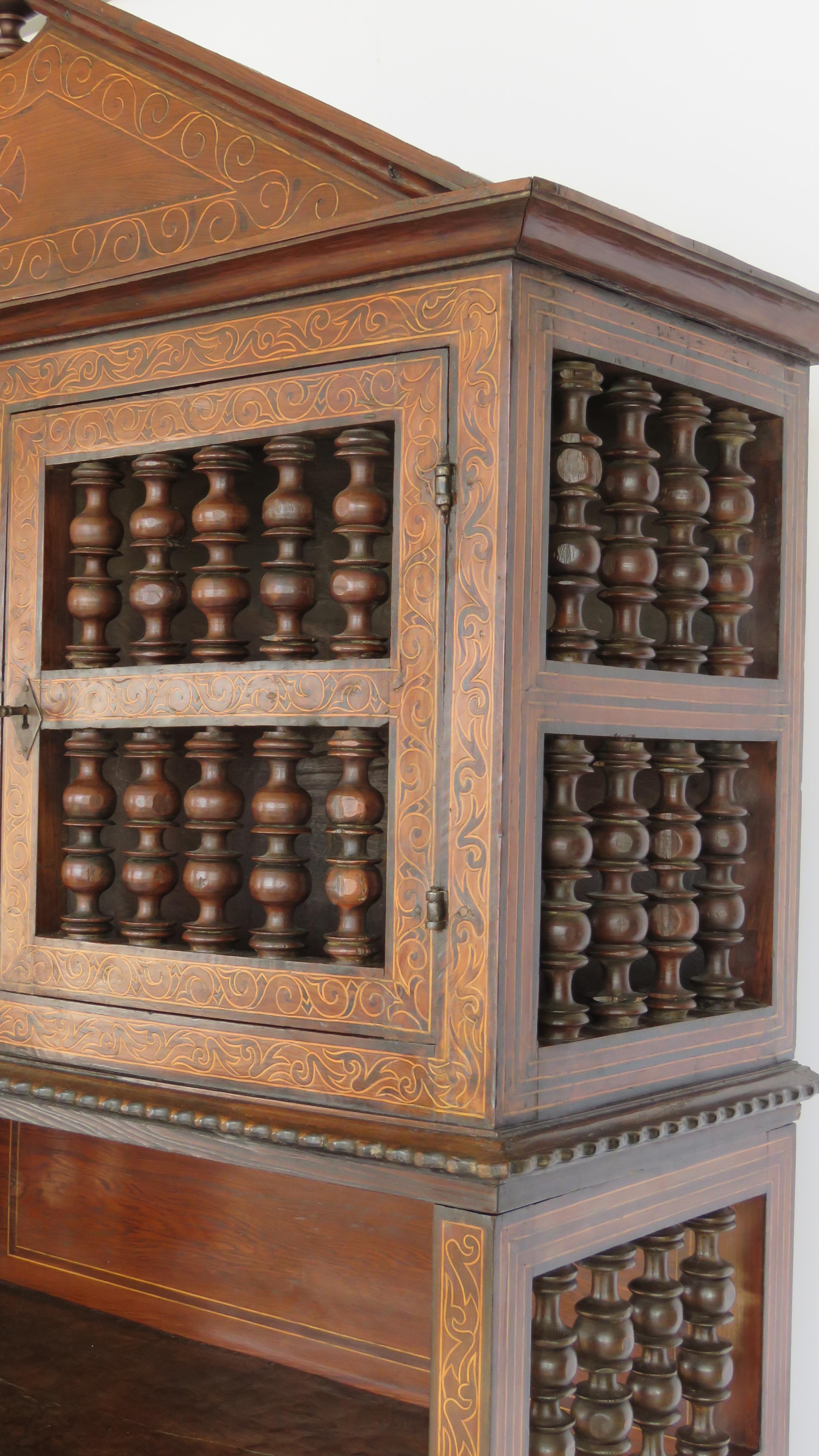 18th Century Baroque Spindle Inlaid Walnut Cabinet For Sale 11