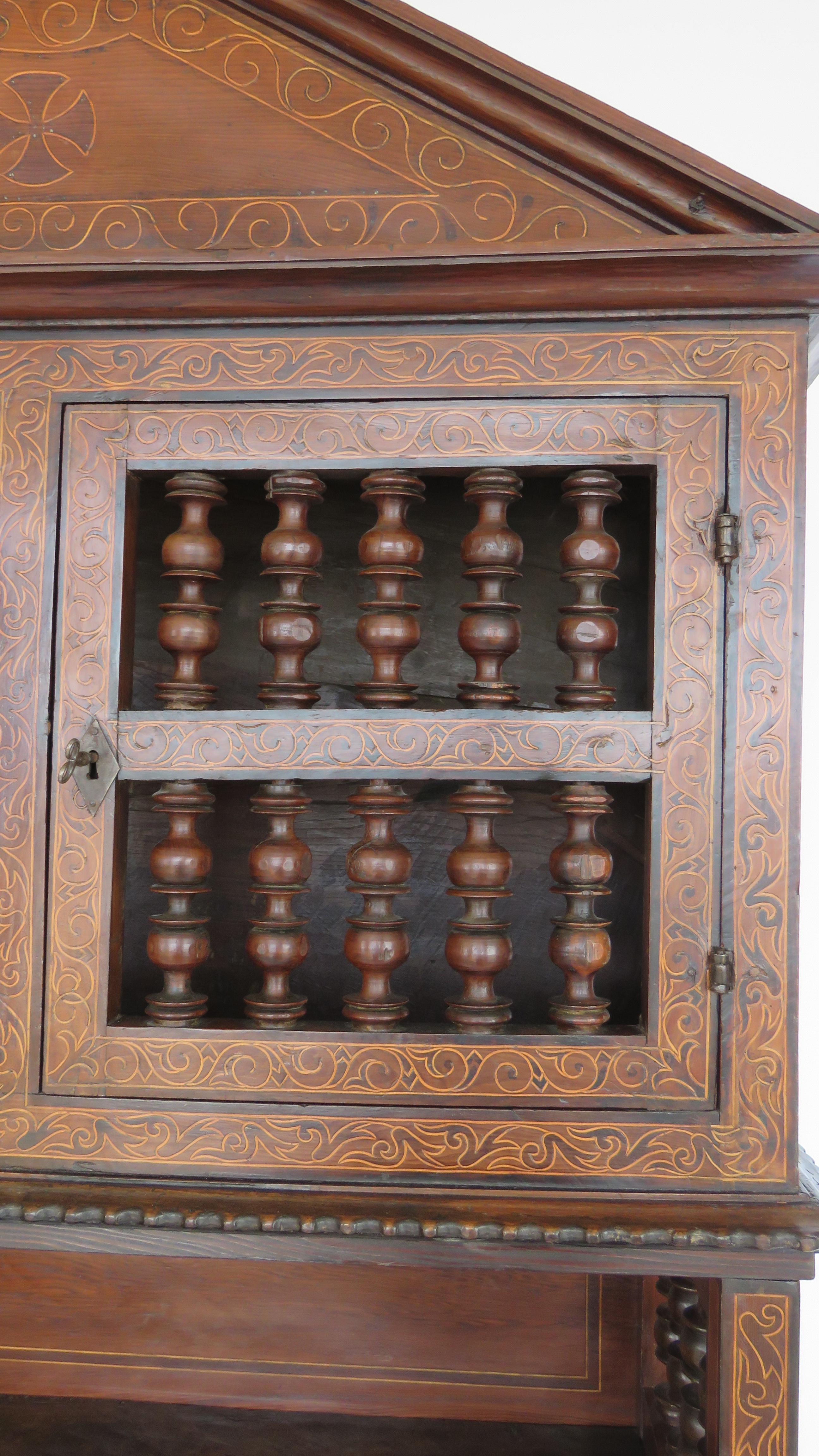 18th Century Baroque Spindle Inlaid Walnut Cabinet For Sale 1