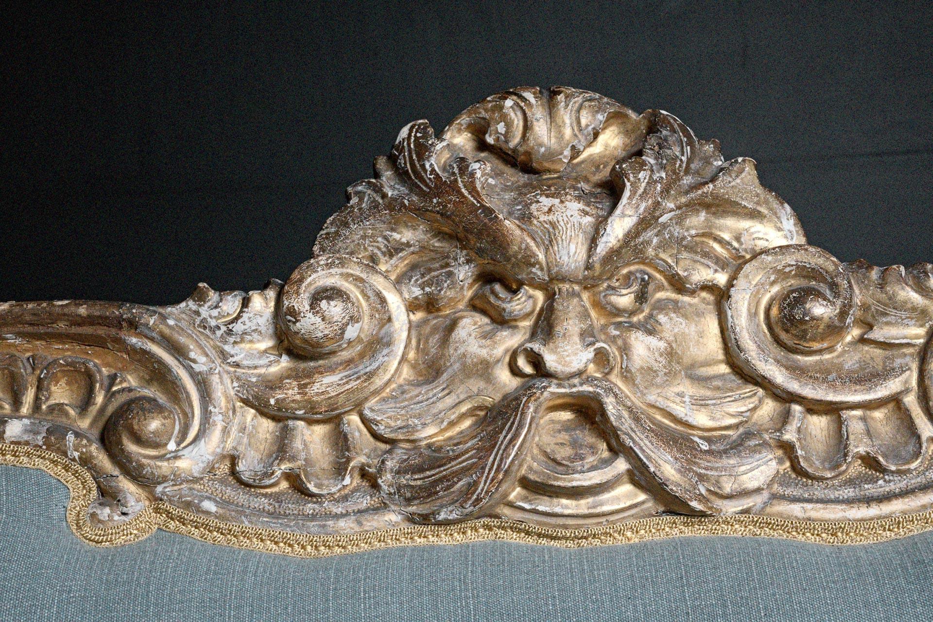 Canapé de salon italien provincial du 18ème siècle de style baroque en vente 2