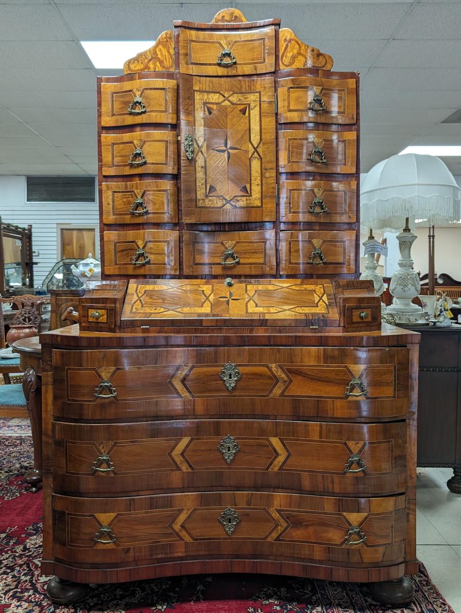 18th Century Baroque Tabernacle Secretaire In Distressed Condition For Sale In Oakwood, GA