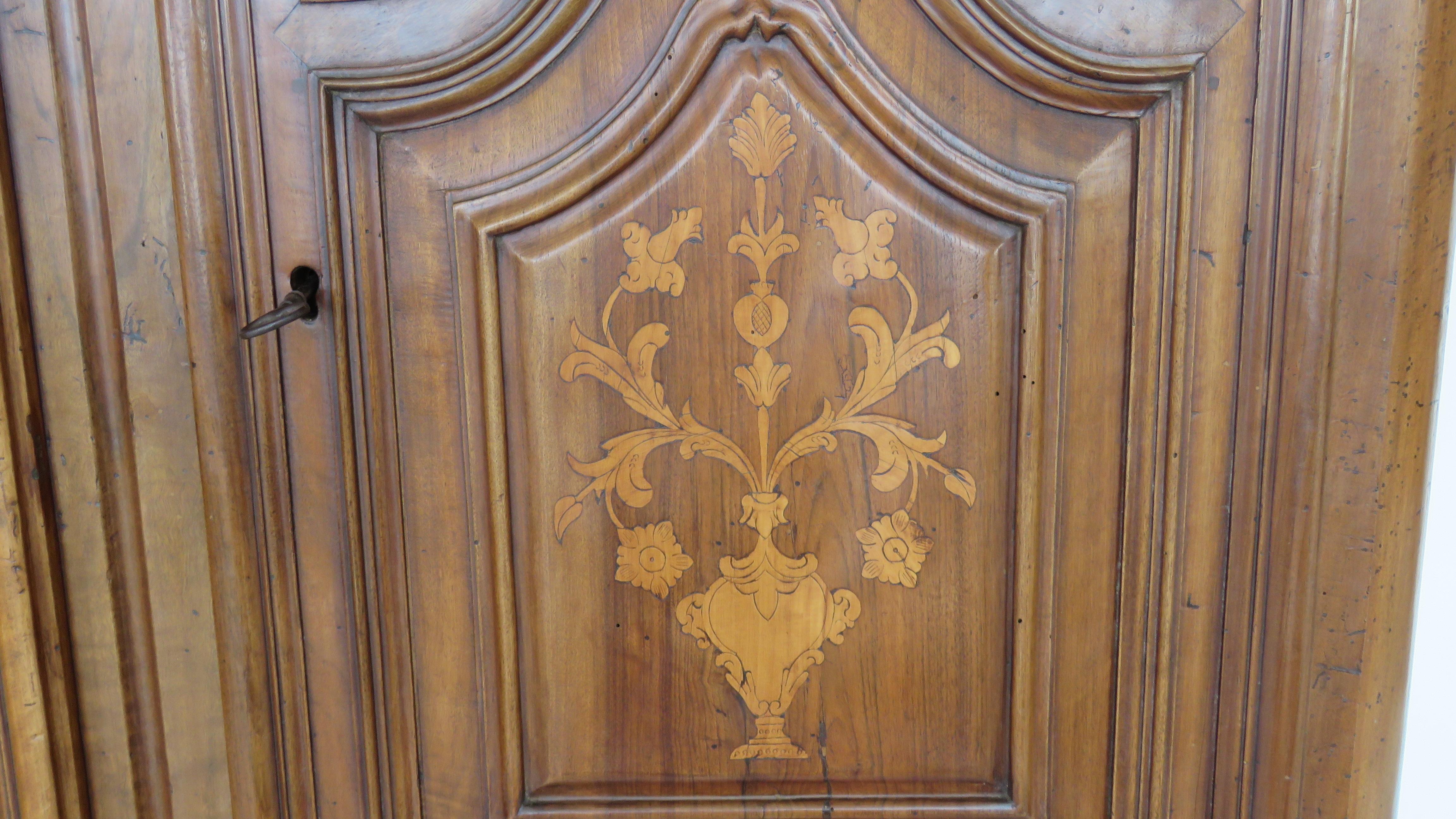 18th Century Baroque Walnut Inlaid Armoire For Sale 5