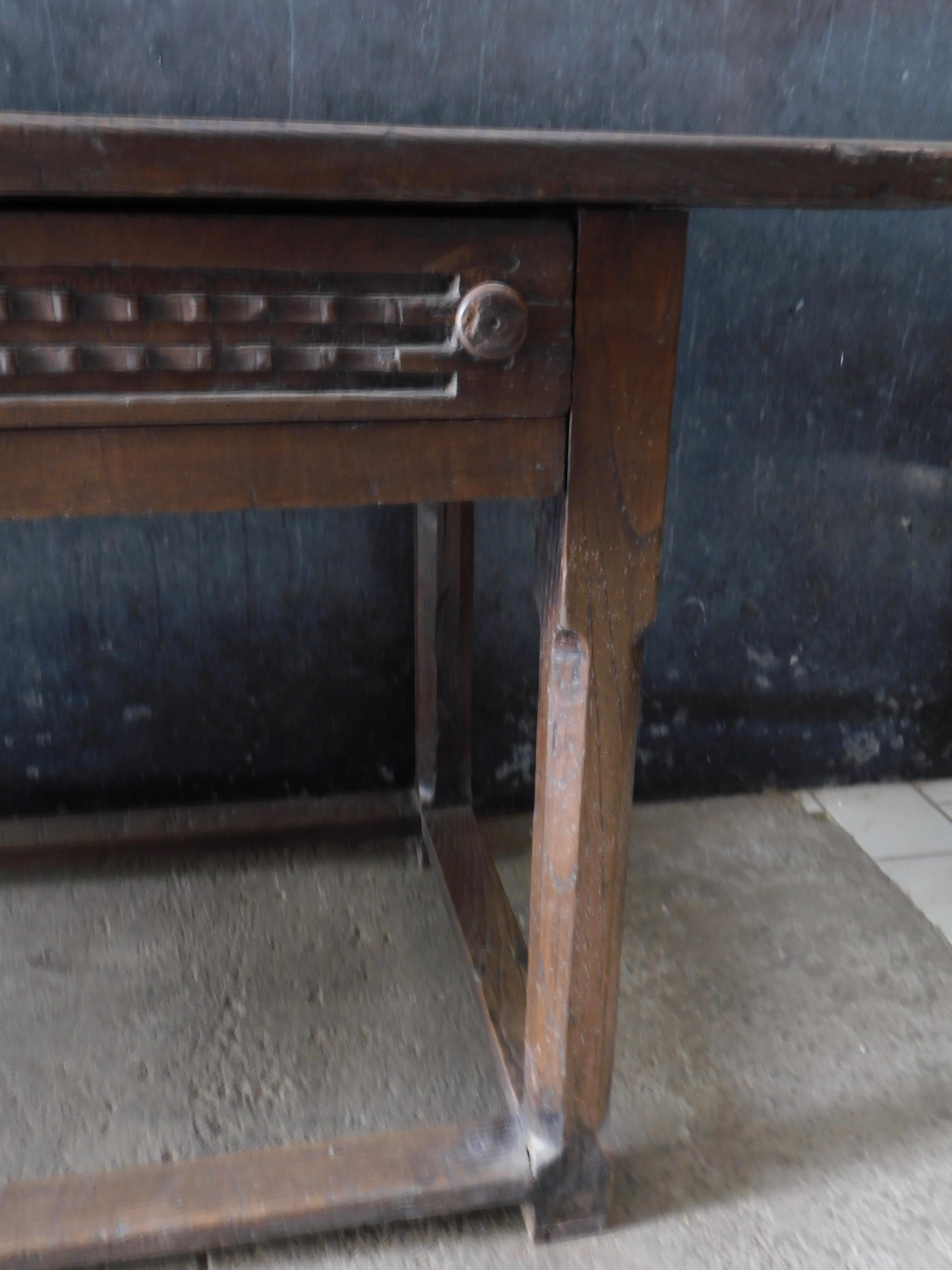 18th Century Basque Dark Oak Refectory Table with Two Drawers For Sale 5