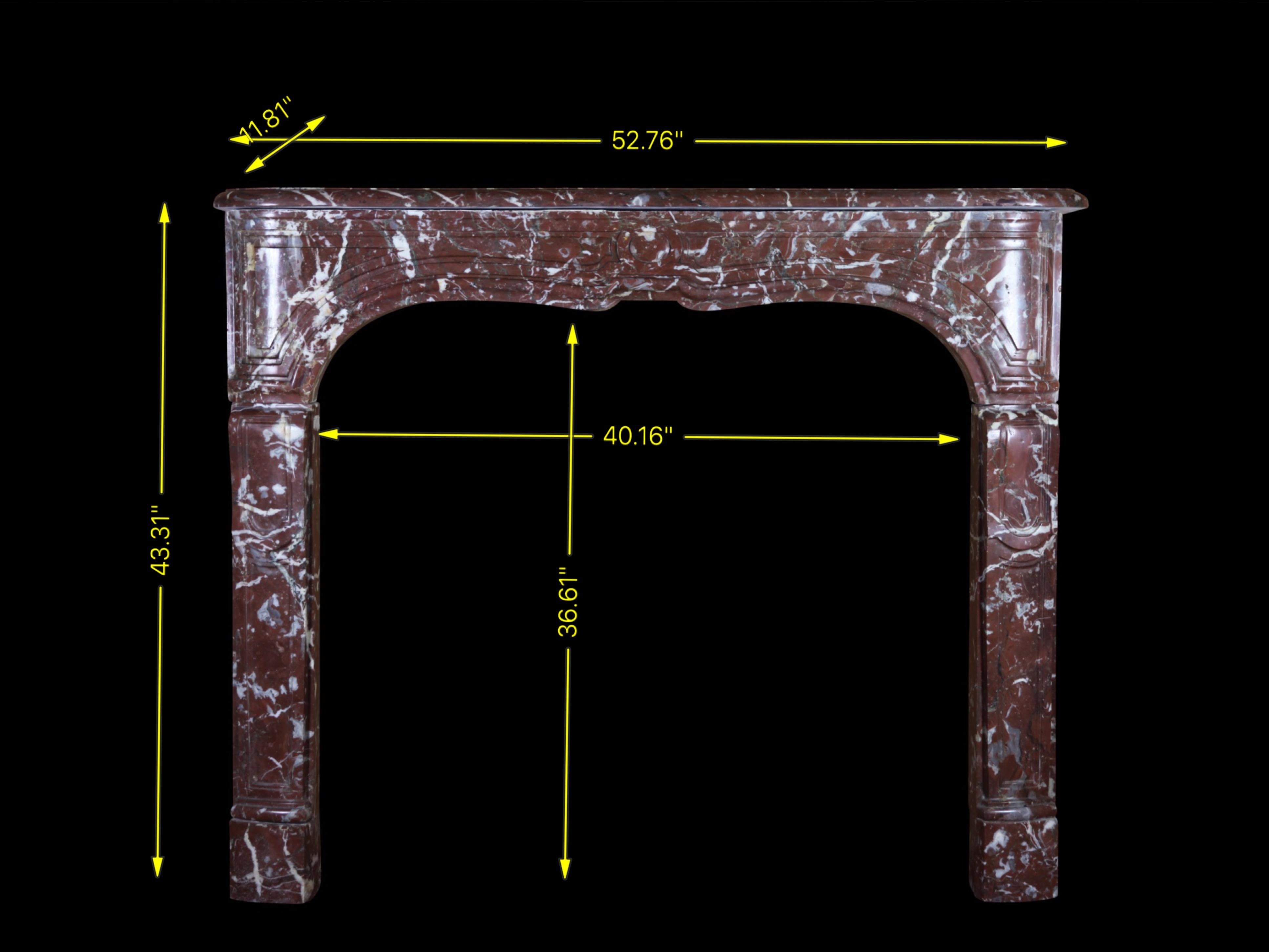 18th Century Belgian Brown Marble Fireplace From The City Of Ghent In Good Condition In Beervelde, BE