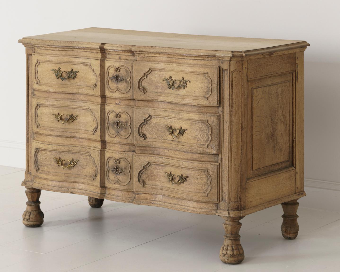 18th Century Belgian Louis XVI Period Arbalette Shaped Bleached Oak Commode In Excellent Condition In Wichita, KS