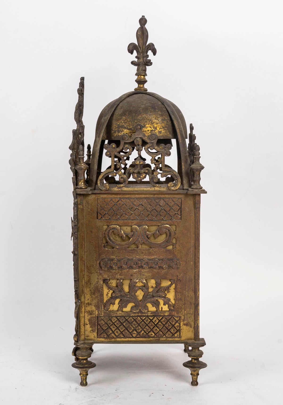Horloge à cloche du 18e siècle, mécanisme signé par Huy Angers. 2