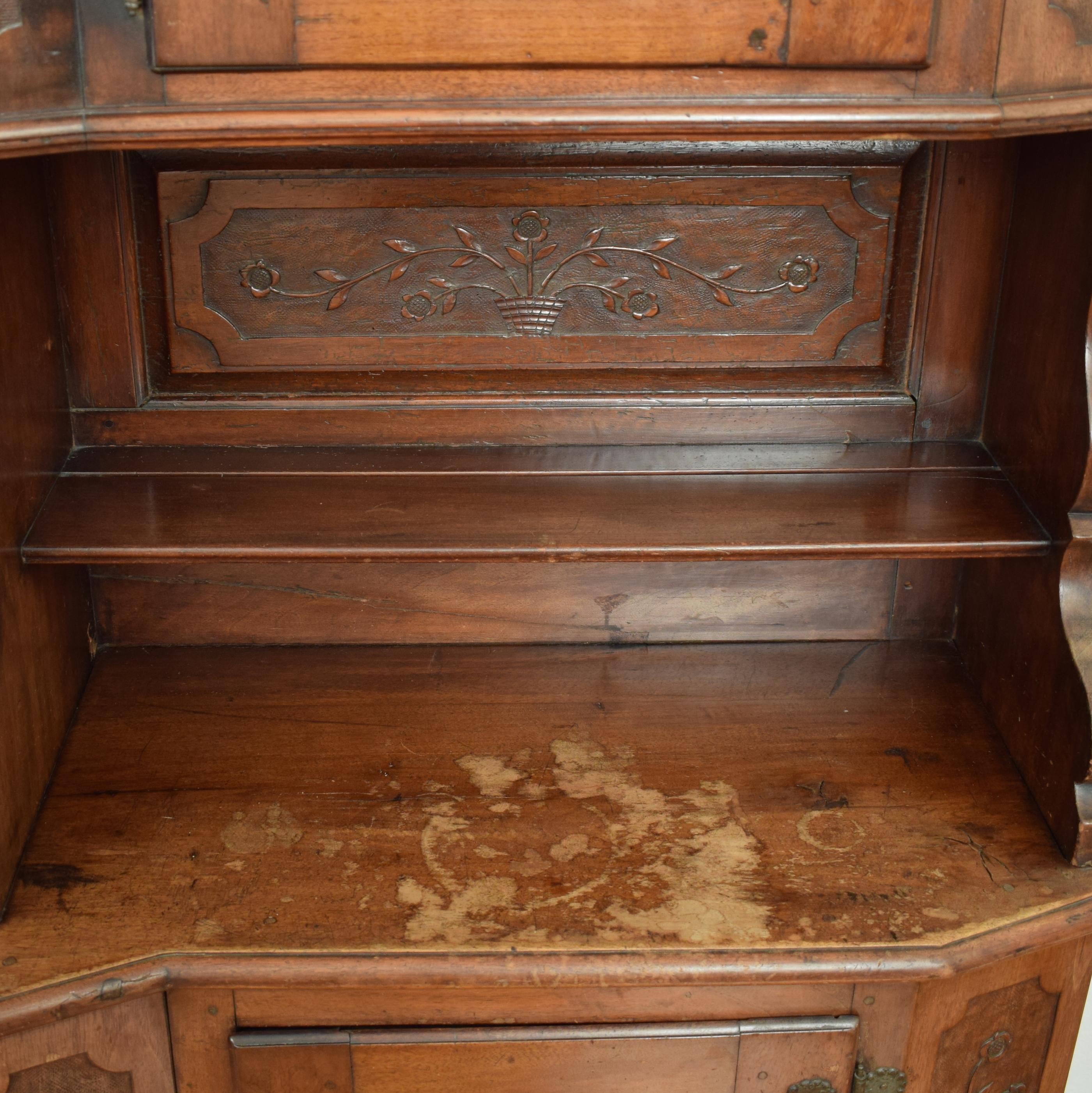 Swiss 18th Century Bernese Oberland Baroque Brown Walnut Cabinet Buffet, 1775