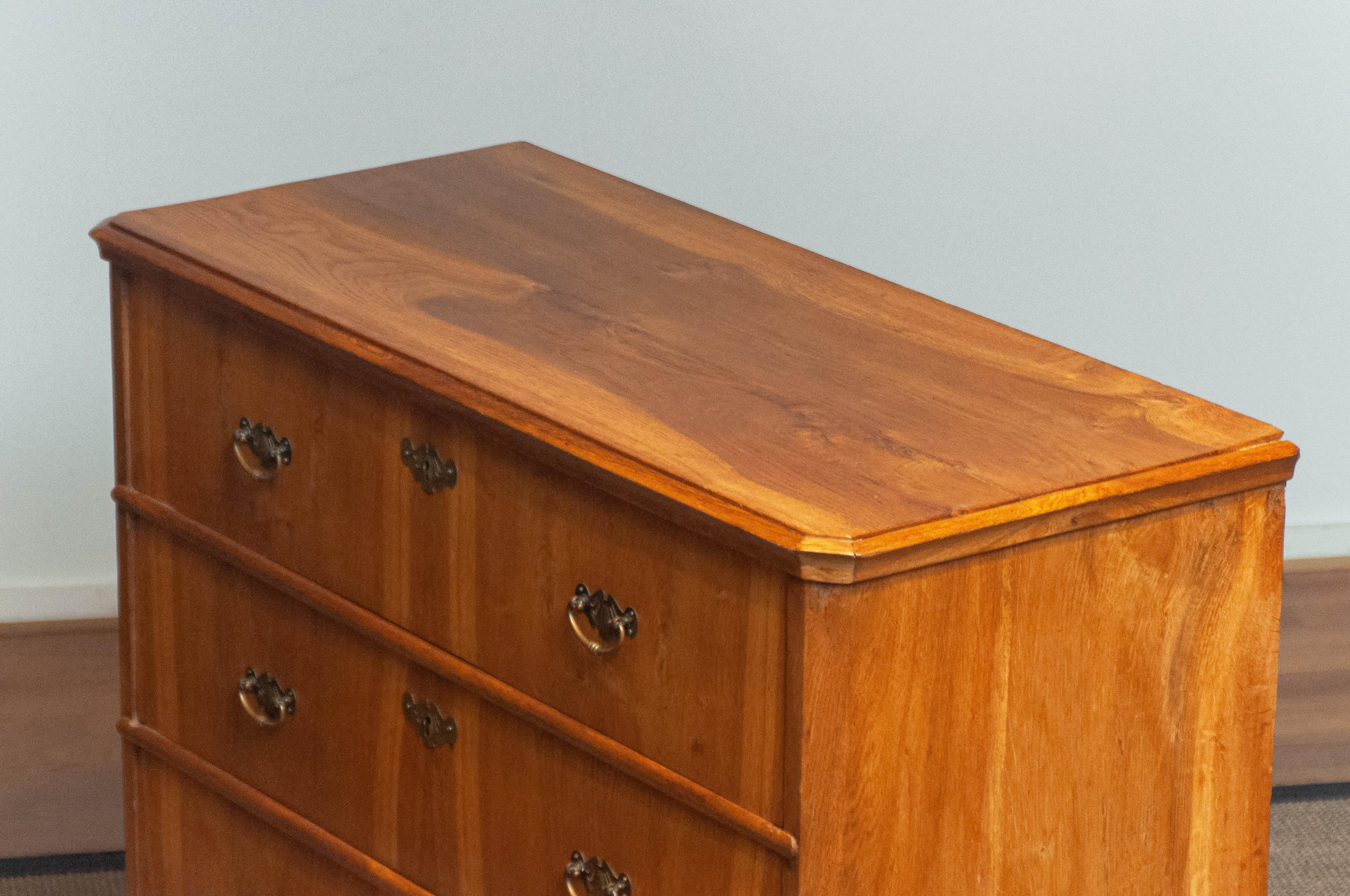 18th Century Biedermeier Commode / Drawer Cabinet with Book Matching Oak Drawers For Sale 6