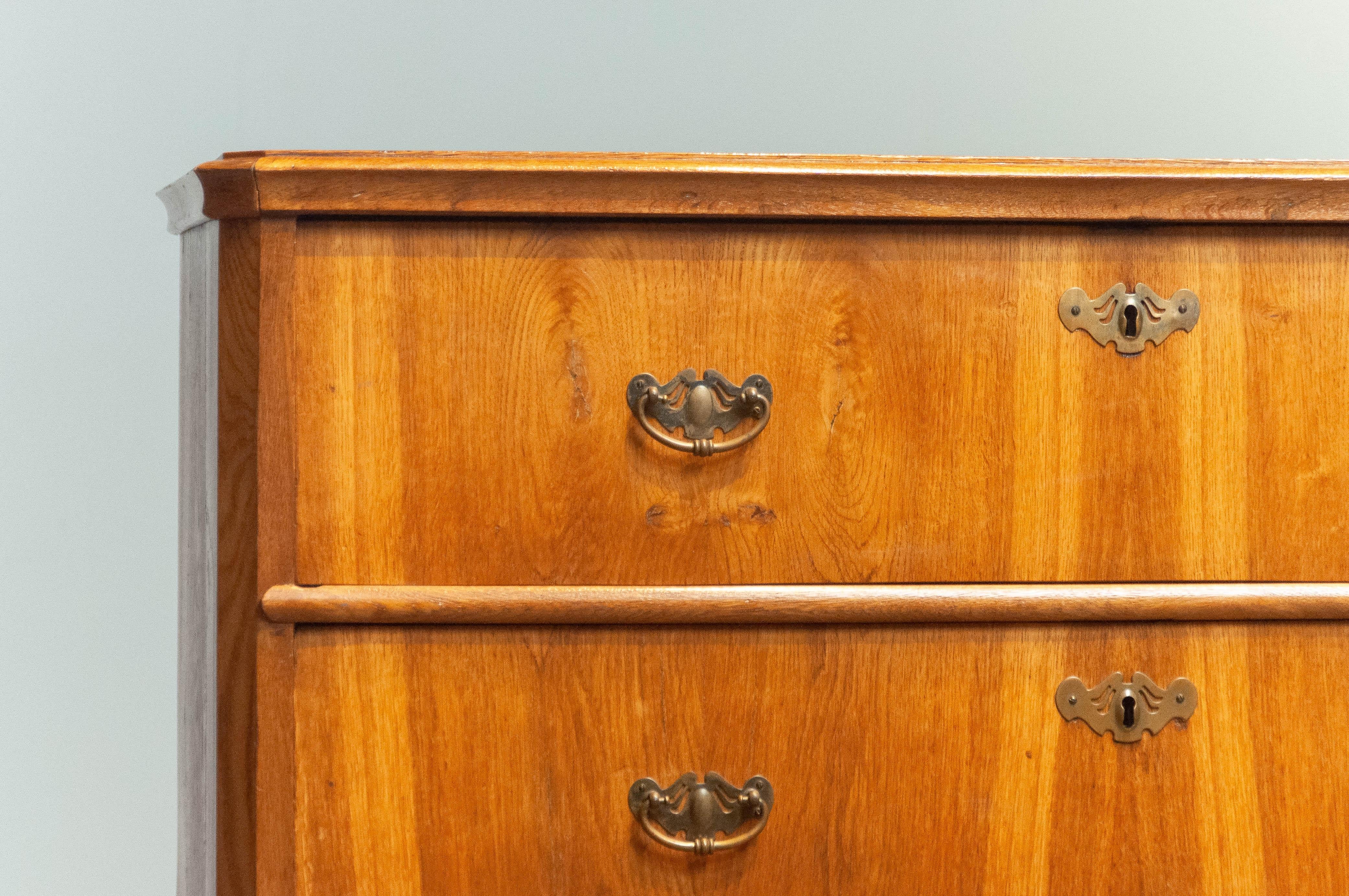 18th Century Biedermeier Commode / Drawer Cabinet with Book Matching Oak Drawers For Sale 10