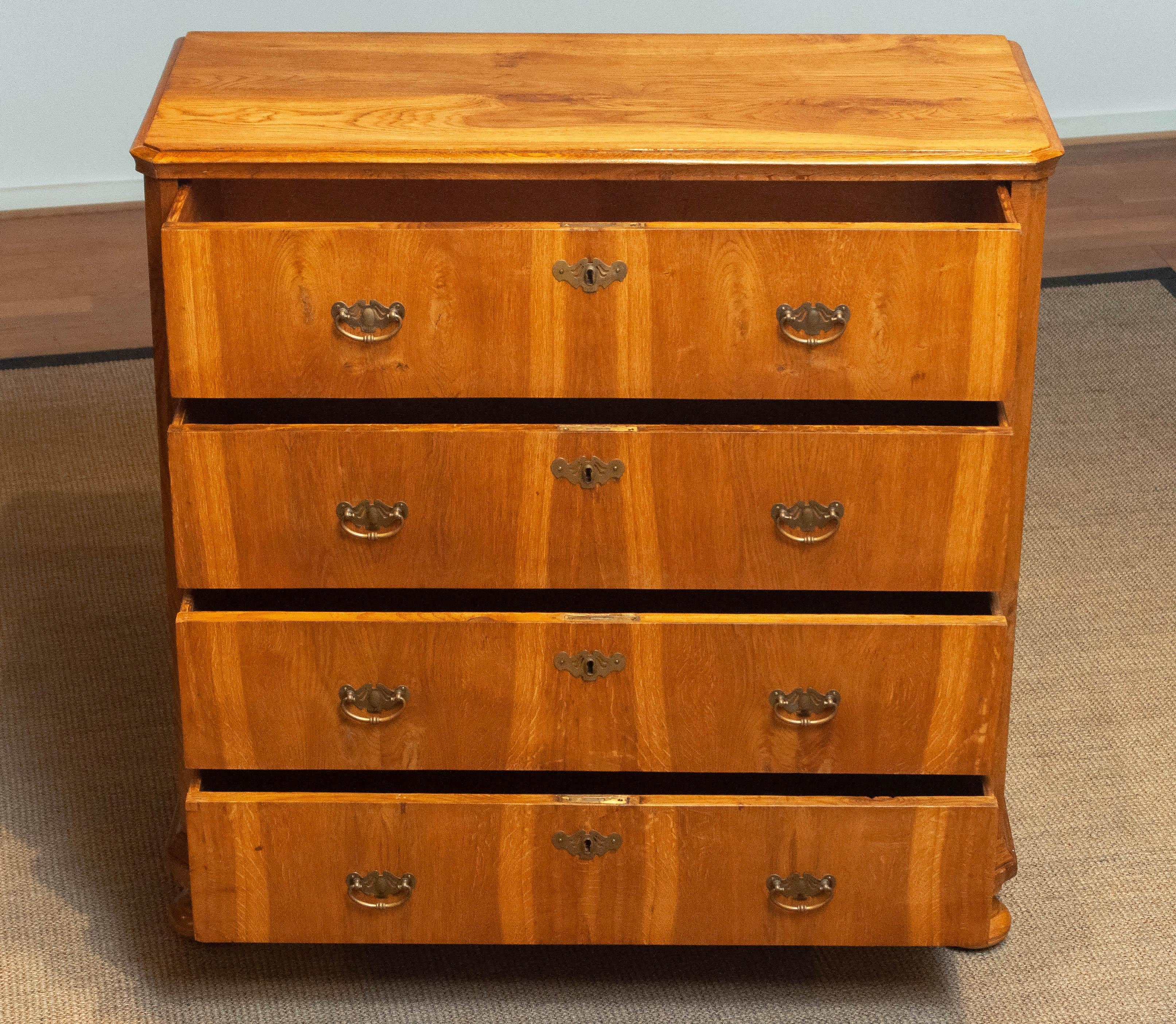 18th Century Biedermeier Commode / Drawer Cabinet with Book Matching Oak Drawers For Sale 11