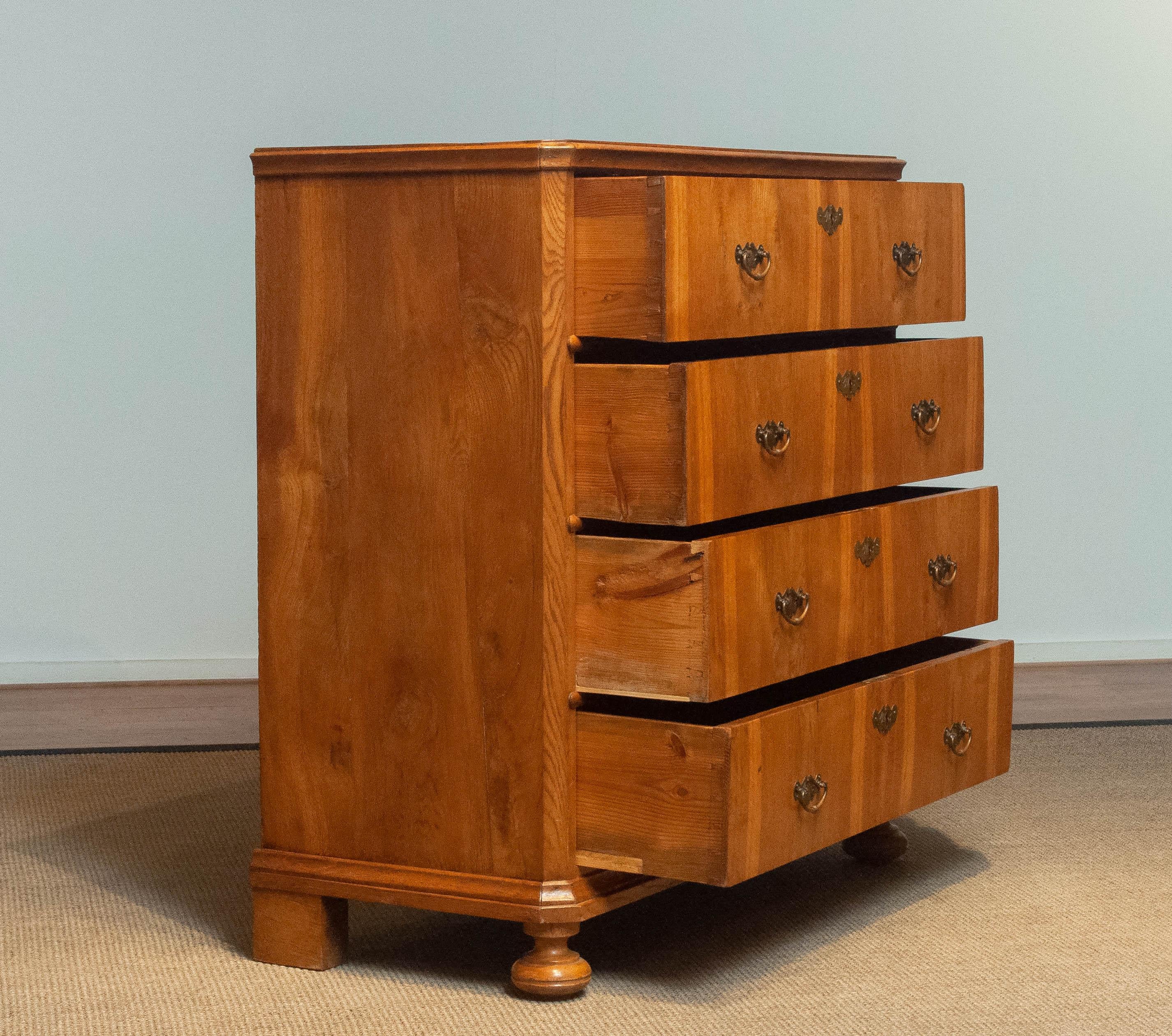 18th Century Biedermeier Commode / Drawer Cabinet with Book Matching Oak Drawers For Sale 2
