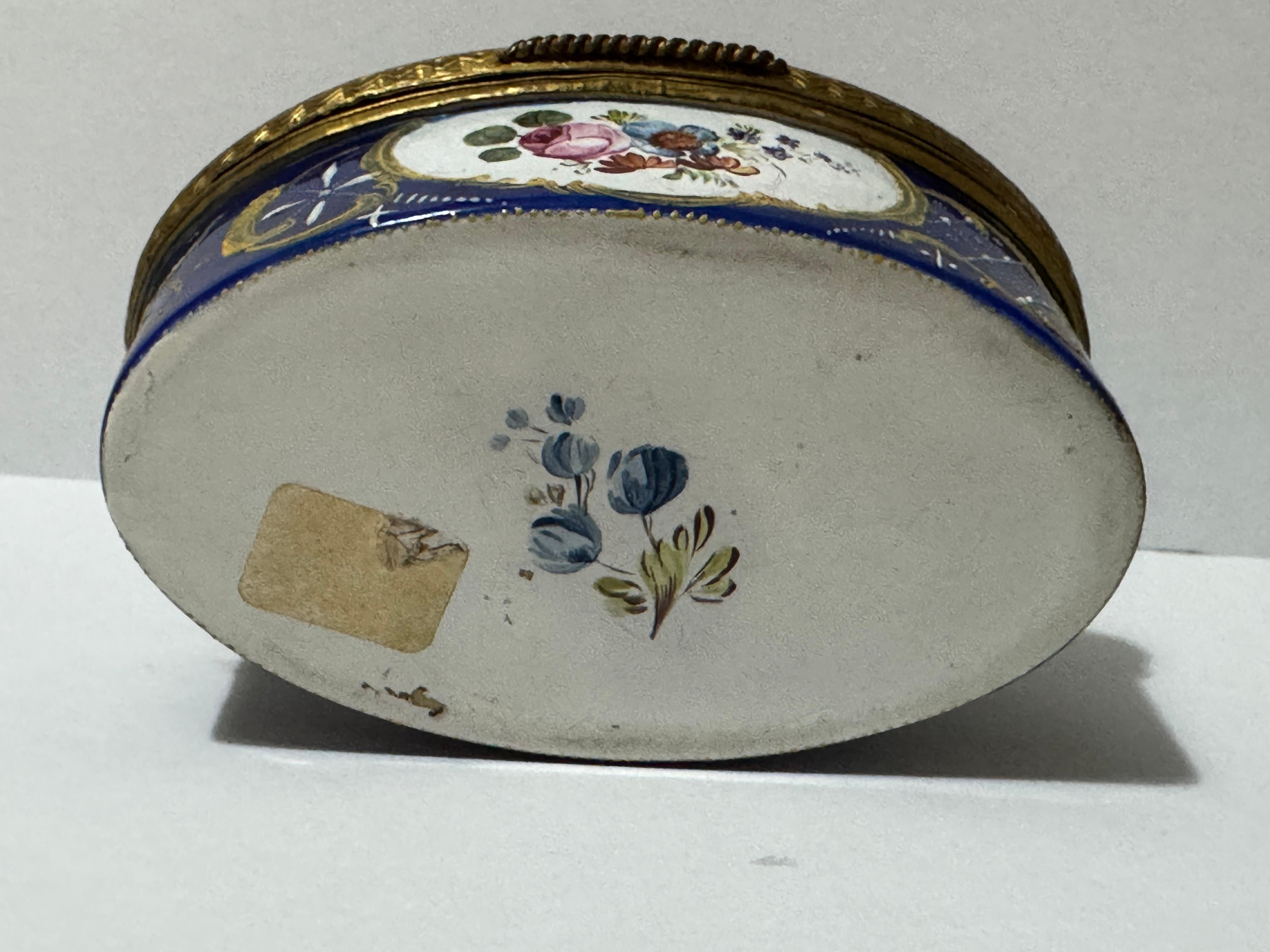 18th Century Bilston Enamel Oval Patch / Snuff Box Circa 1780 For Sale 4