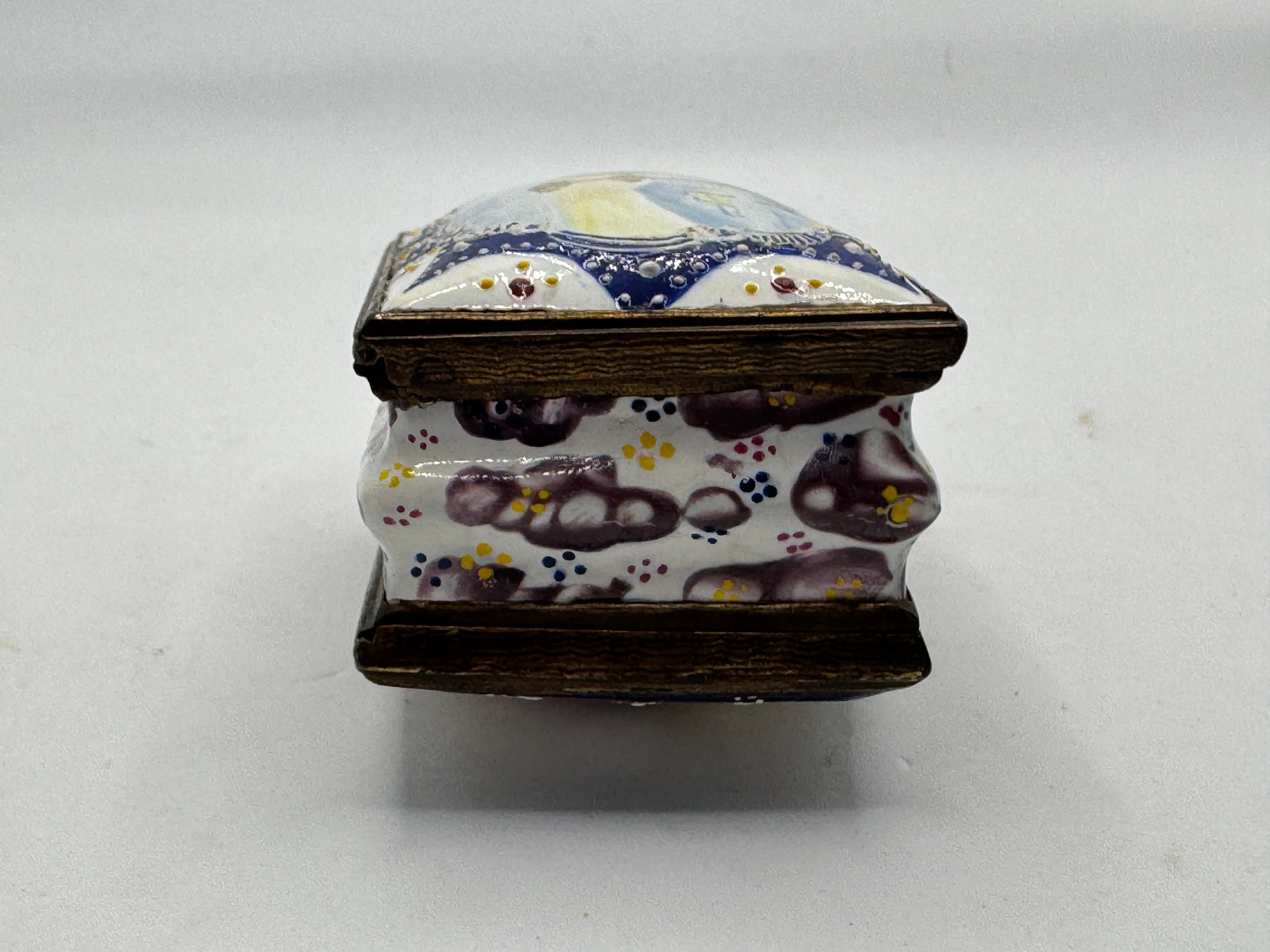 18th Century Bilston Enamel Patch / Snuff Box - Double Hinged For Sale 10