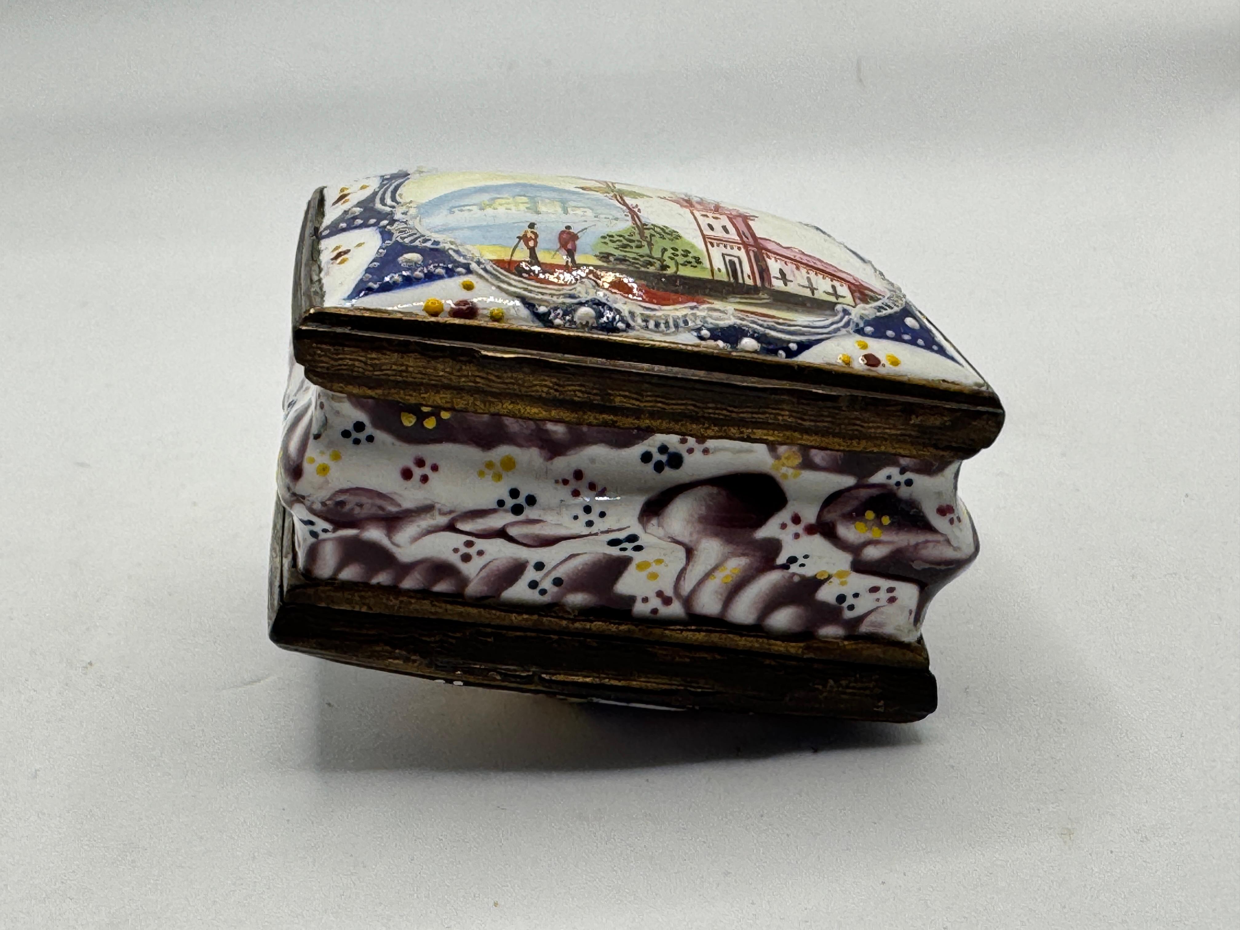 18th Century Bilston Enamel Patch / Snuff Box - Double Hinged For Sale 11