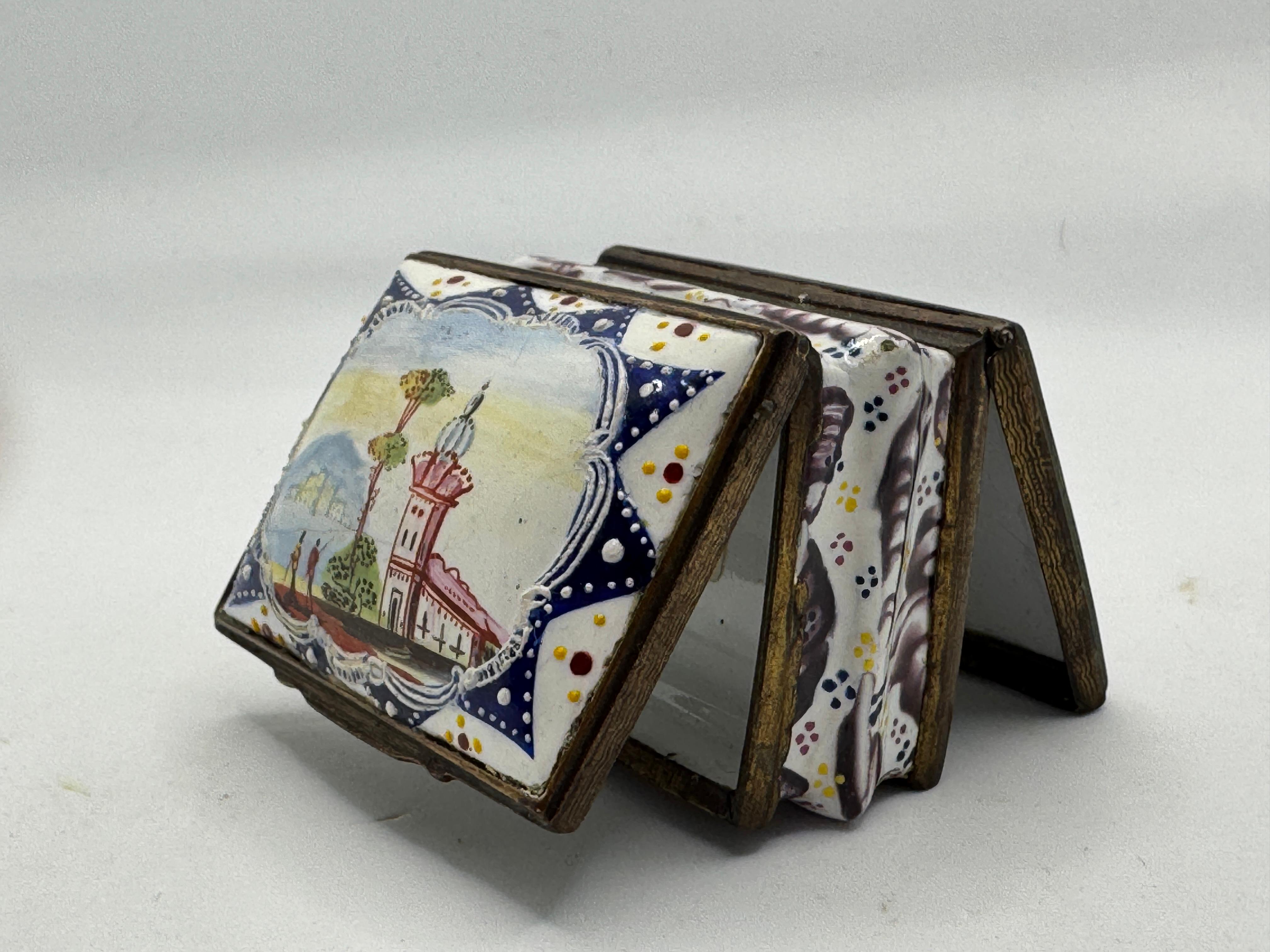 18th Century and Earlier 18th Century Bilston Enamel Patch / Snuff Box - Double Hinged For Sale