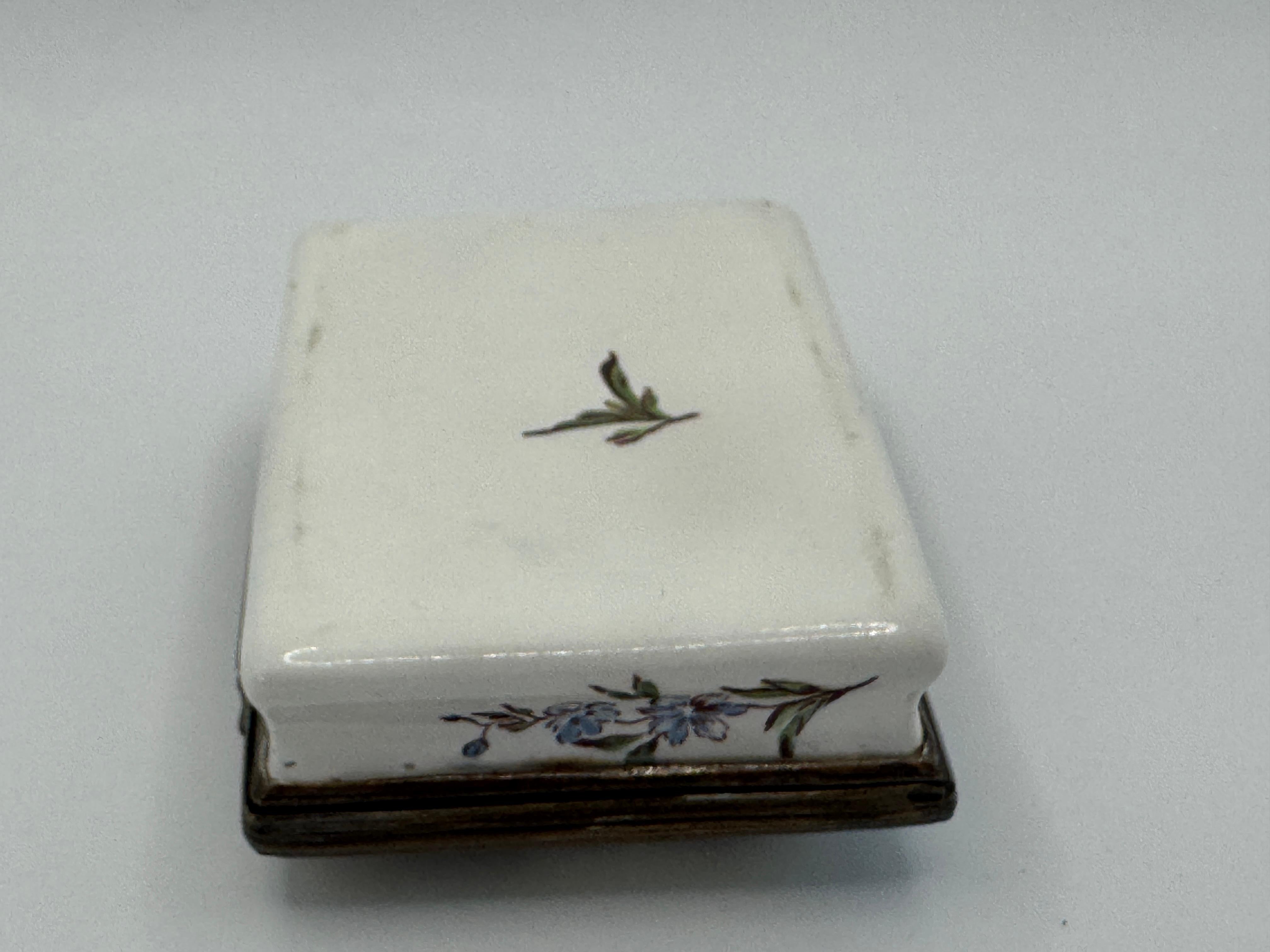 18th Century Bilston Enamel Rectangular Patch / Snuff Box Circa 1780 For Sale 5