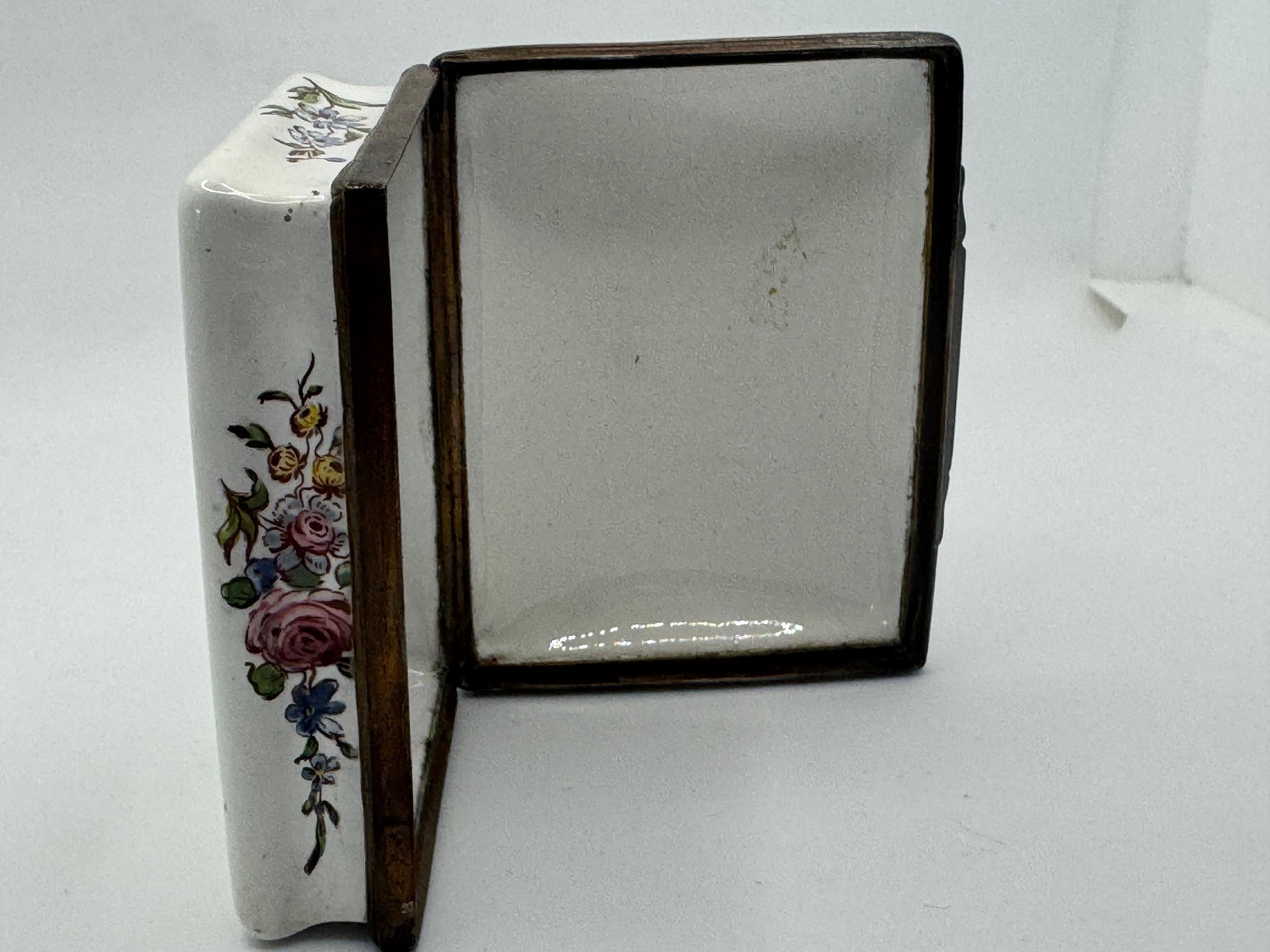 18th Century Bilston Enamel Rectangular Patch / Snuff Box Circa 1780 For Sale 8
