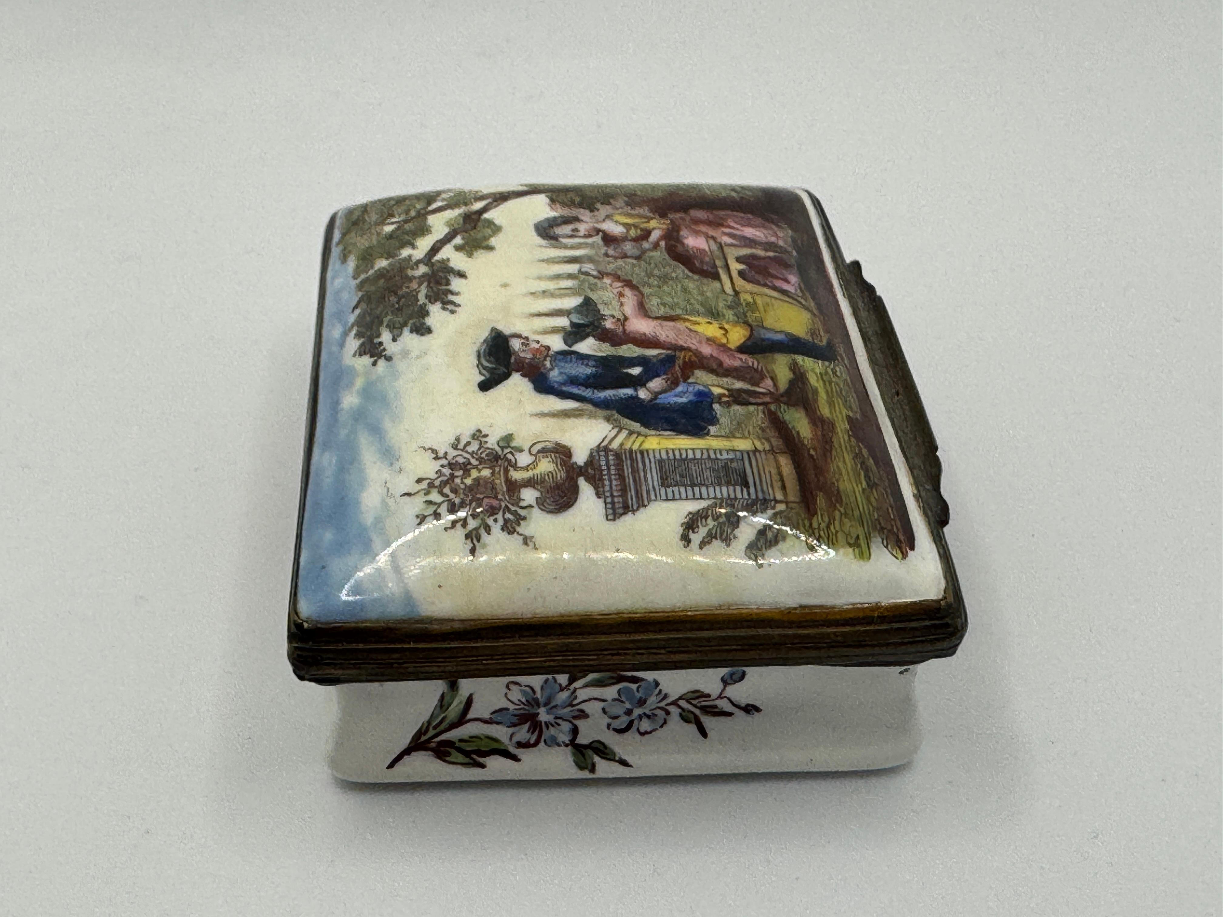 Rococo 18th Century Bilston Enamel Rectangular Patch / Snuff Box Circa 1780 For Sale