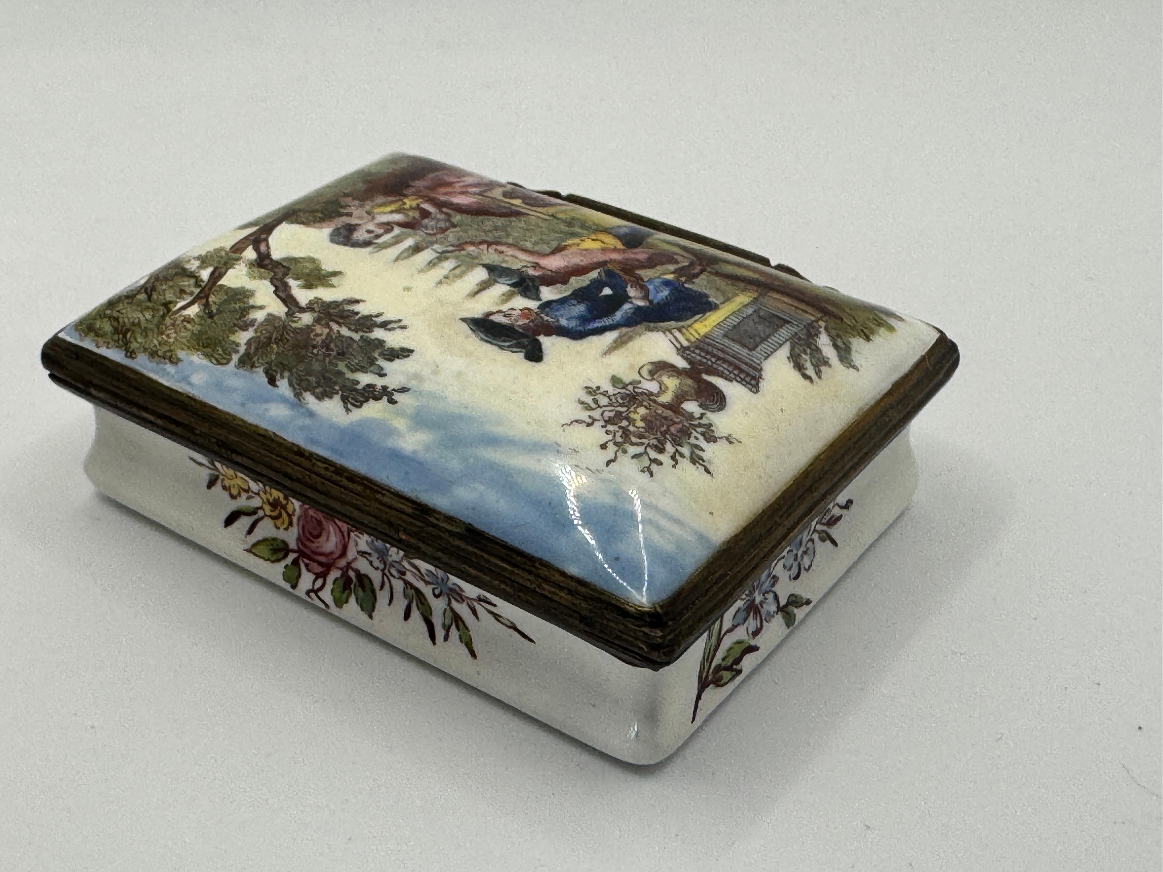 English 18th Century Bilston Enamel Rectangular Patch / Snuff Box Circa 1780 For Sale