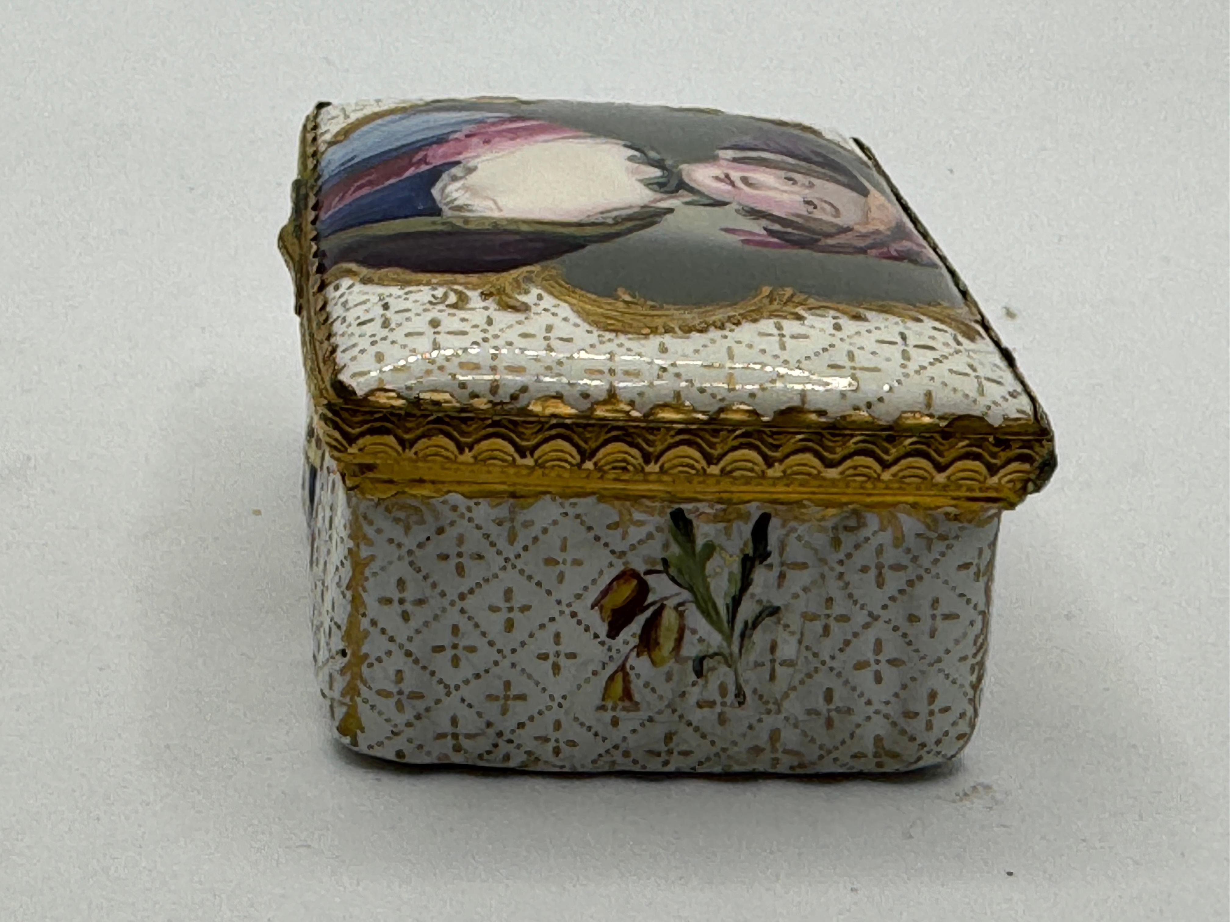 English 18th Century Bilston Enamel Rectangular Patch / Snuff Box Circa 1780 For Sale