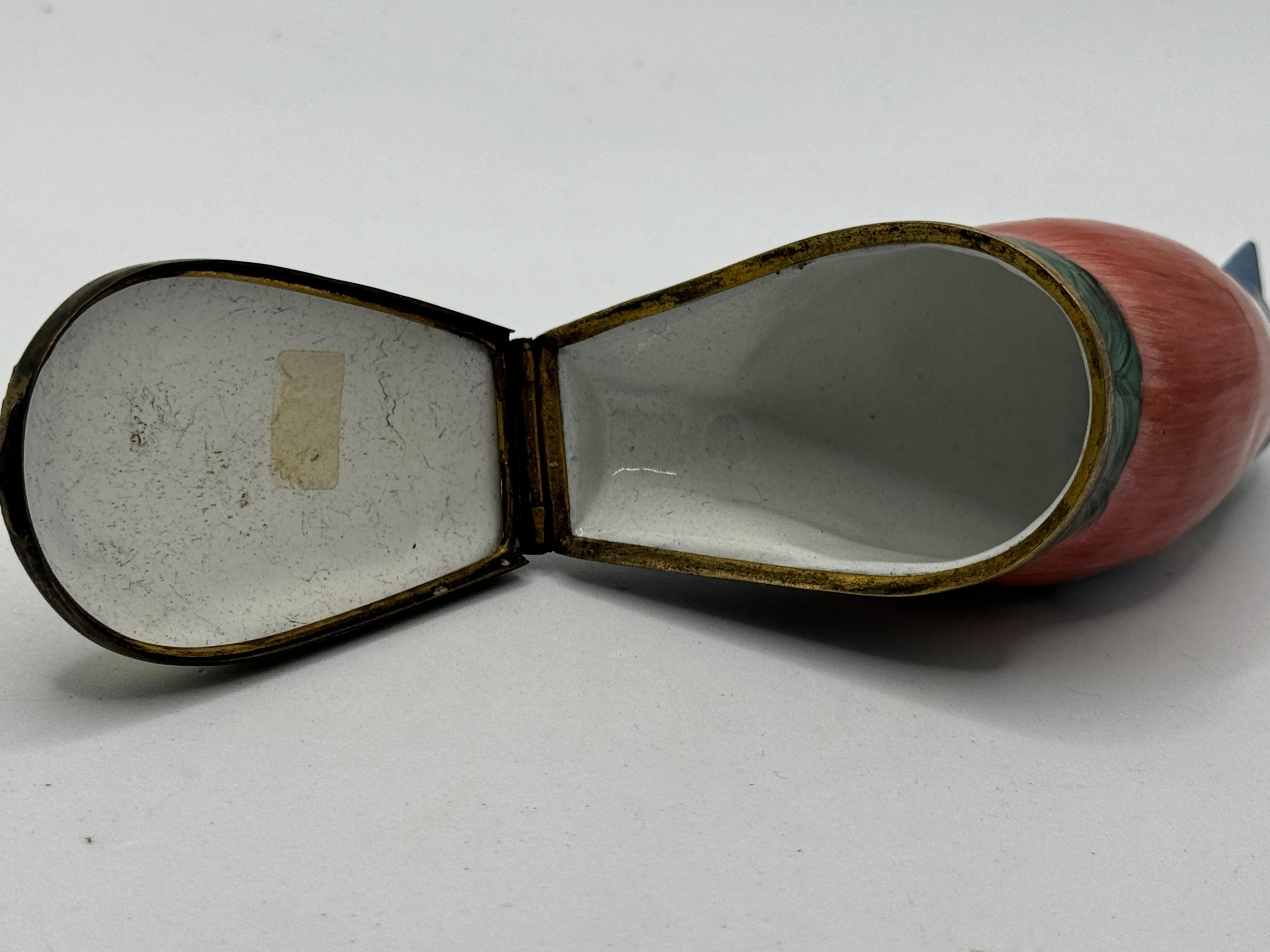 18th Century Bilston English Enamel Bird Bonbonniere / Patch Box 5