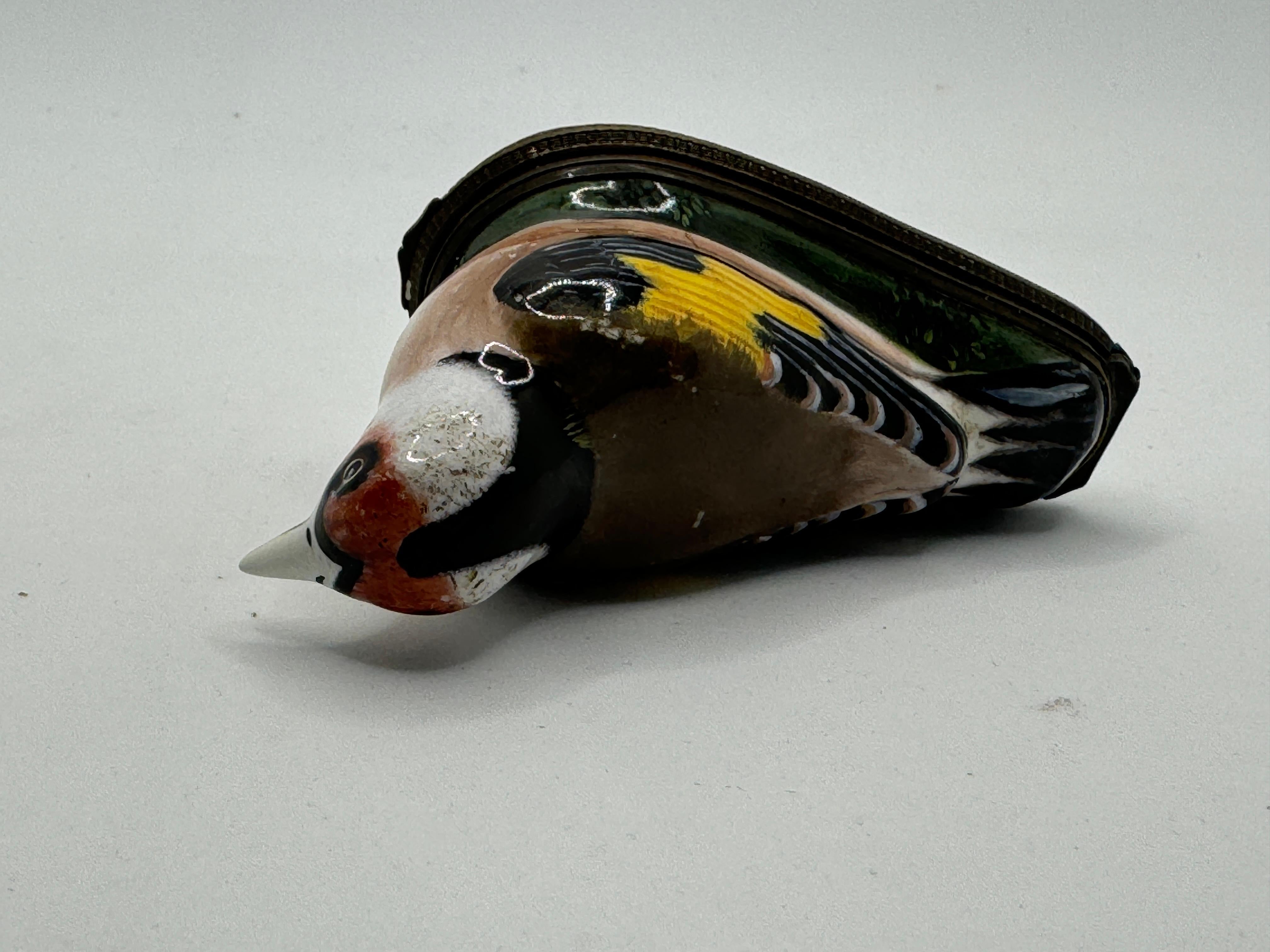 18th Century Bilston English Enamel Bird Bonbonniere / Patch Box 7